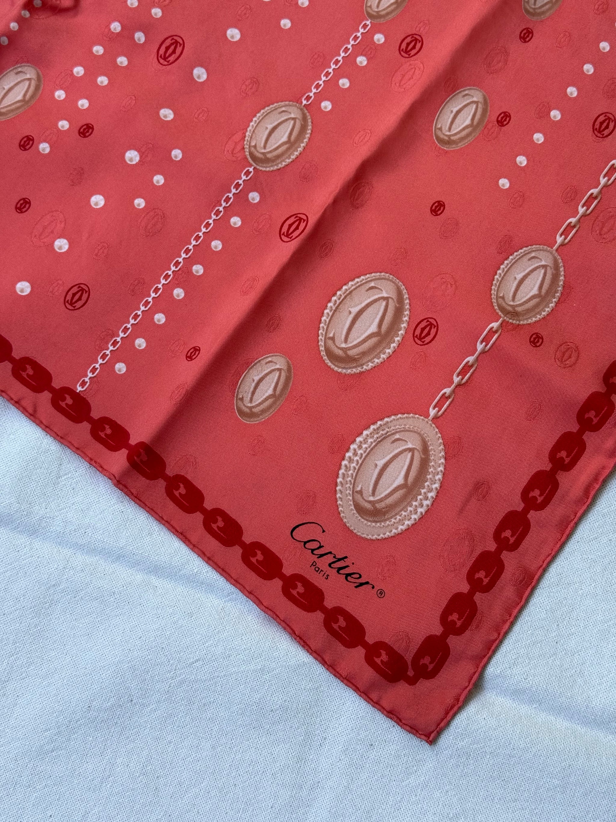 Foulard Cartier – Modèle corail et logos