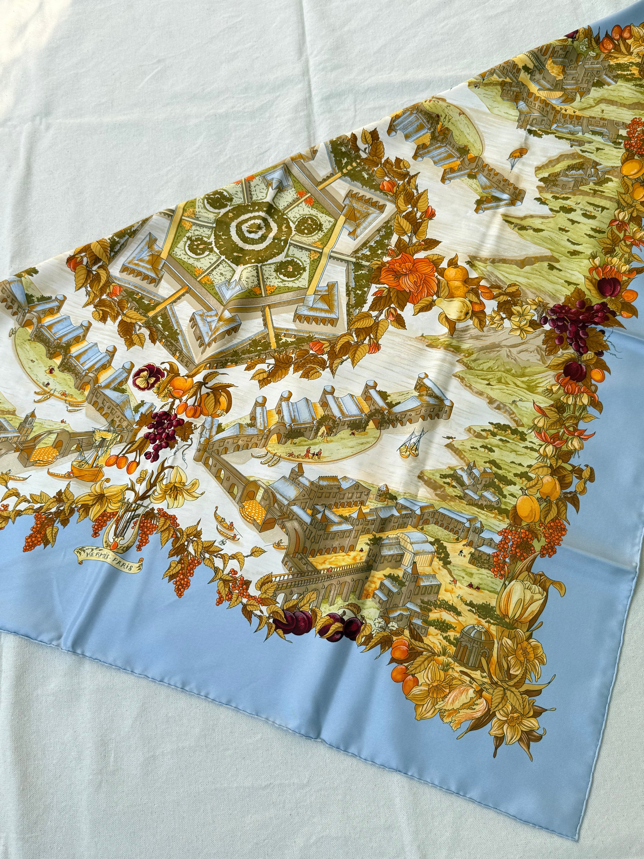 Foulard Hermès – Modèle Au pays de Cocagne