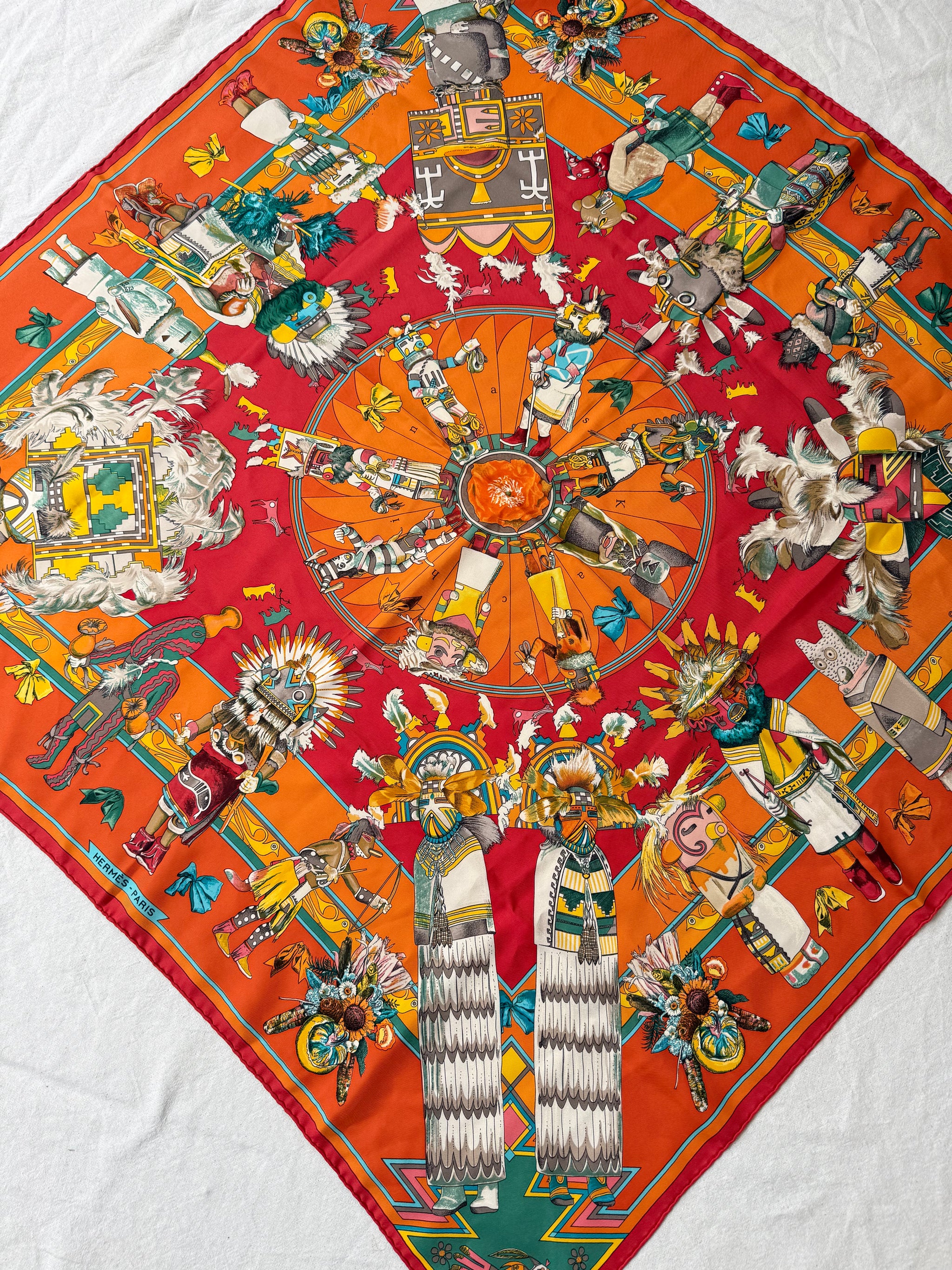 Foulard Hermès – Modèle Kachinas
