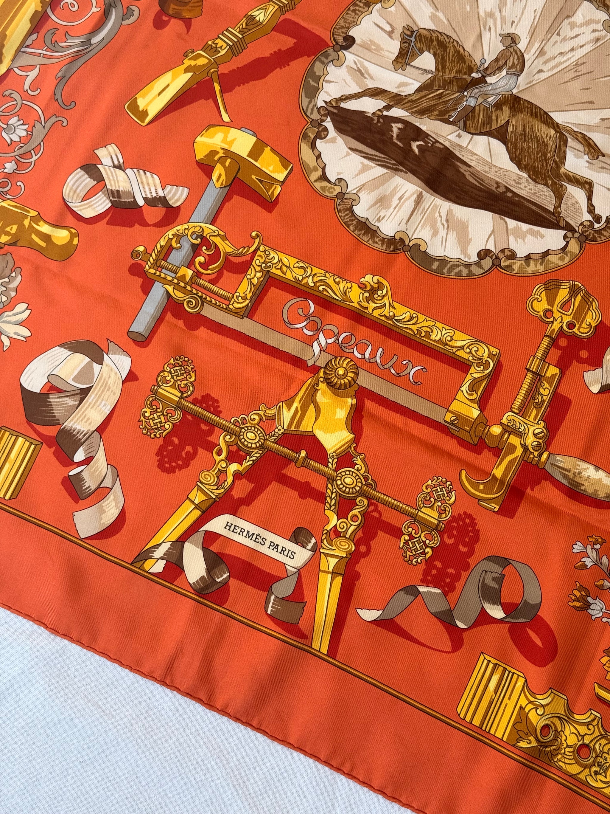 Foulard Hermès – Modèle Copeaux