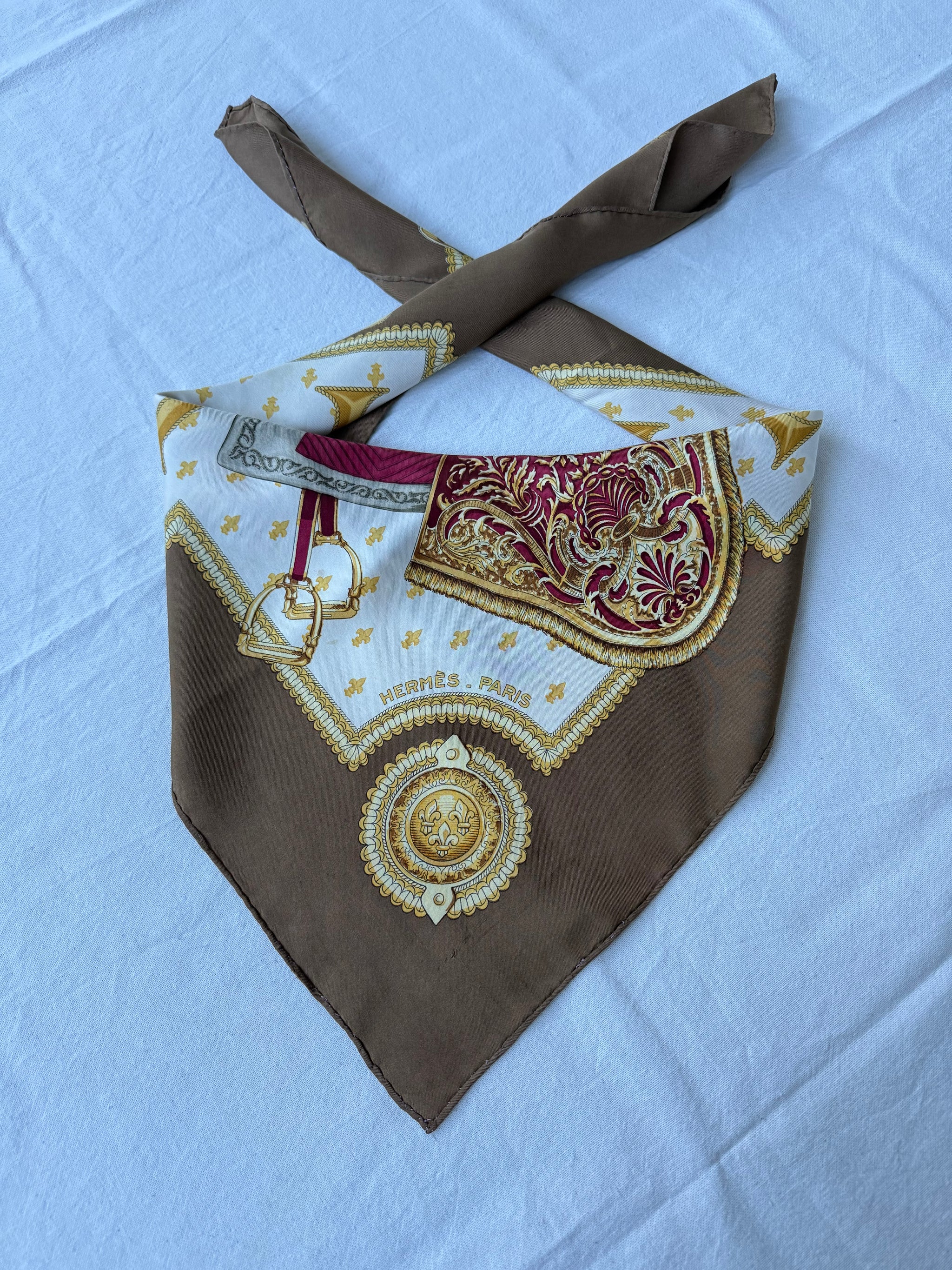 Foulard Hermès – Modèle Selles à Housse