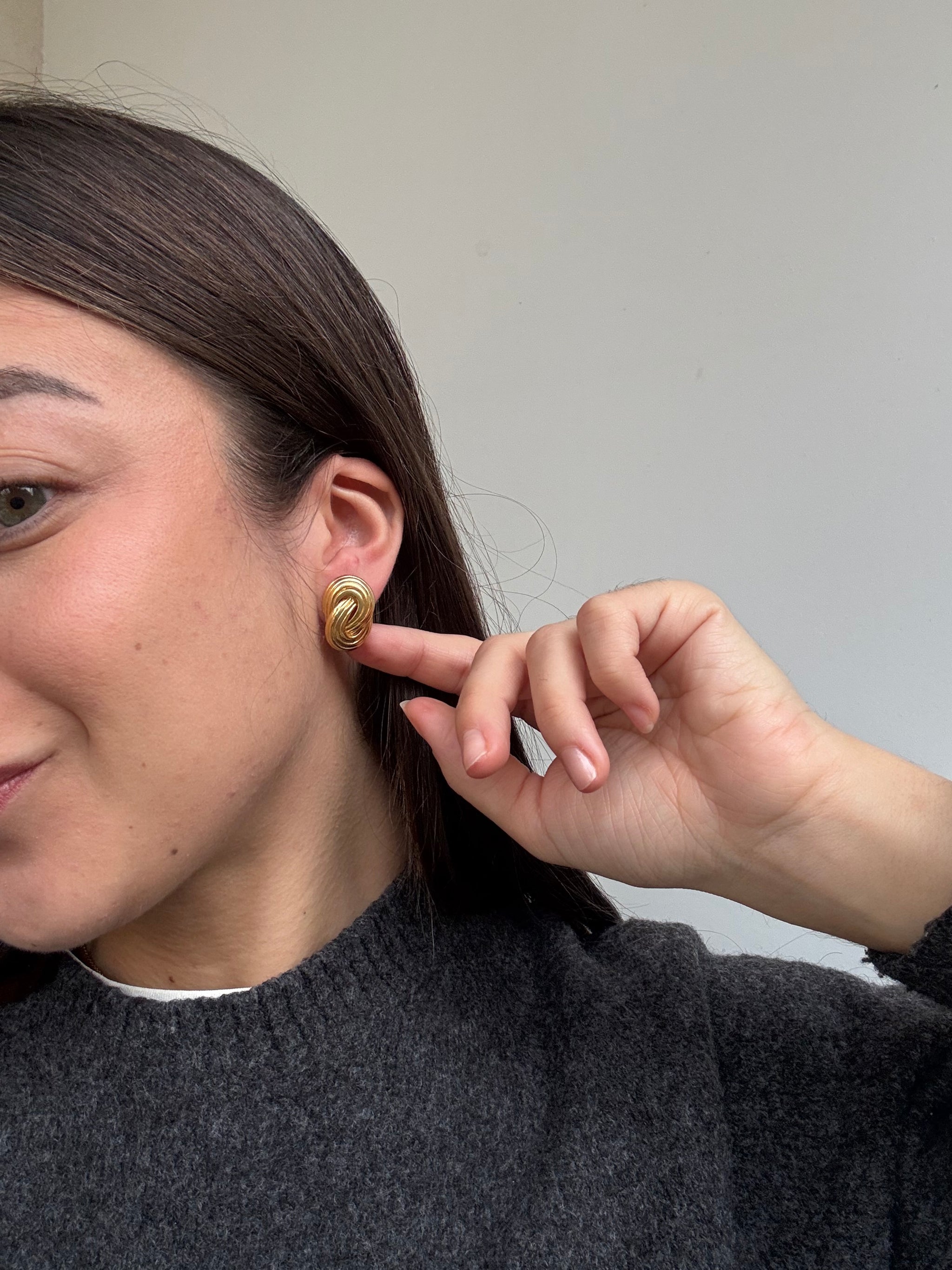 Boucles d'oreilles Napier vintage - Maillons entremêlés dorés (oreilles percées)