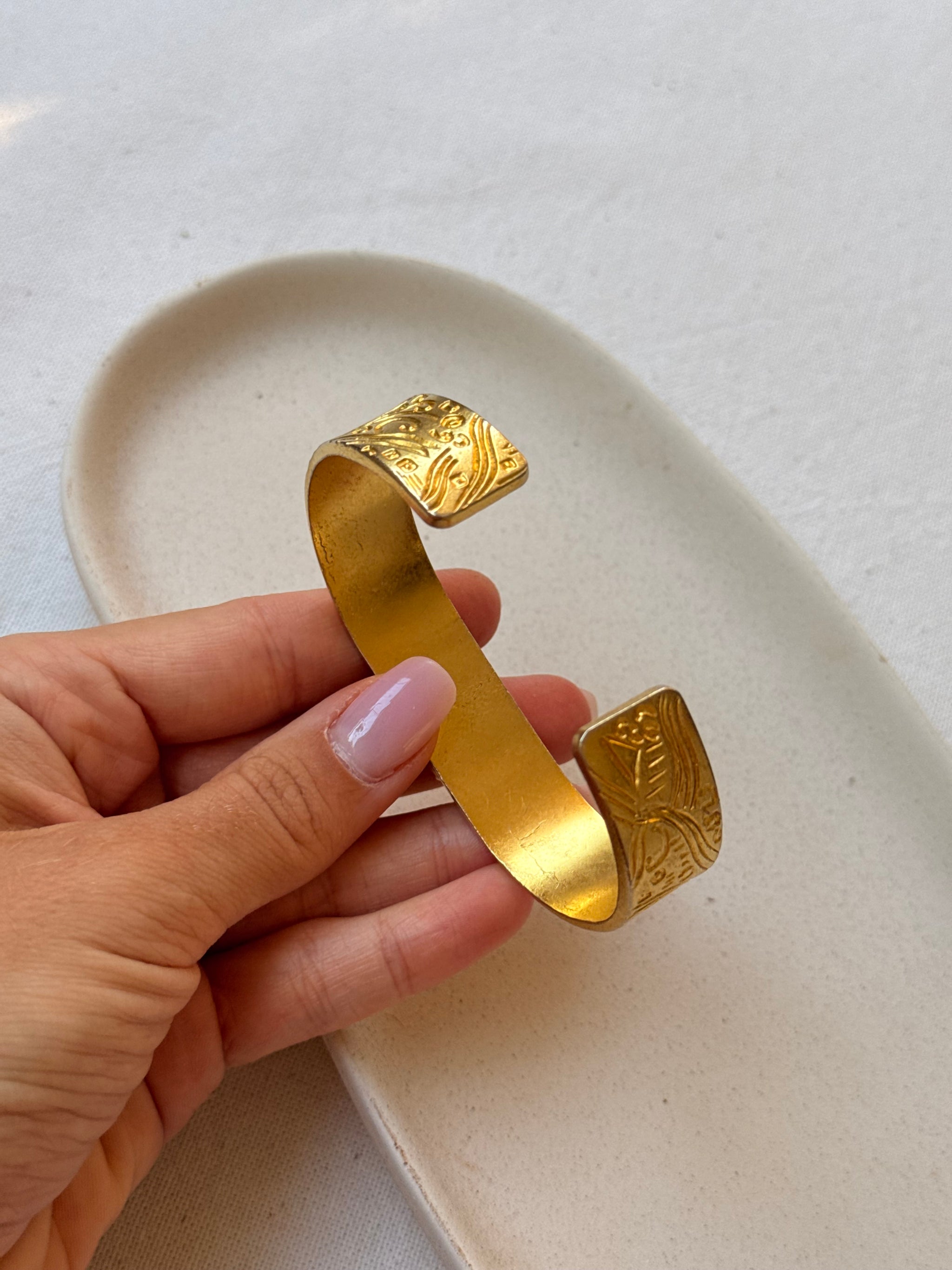 Bracelet vintage - Manchette gravée