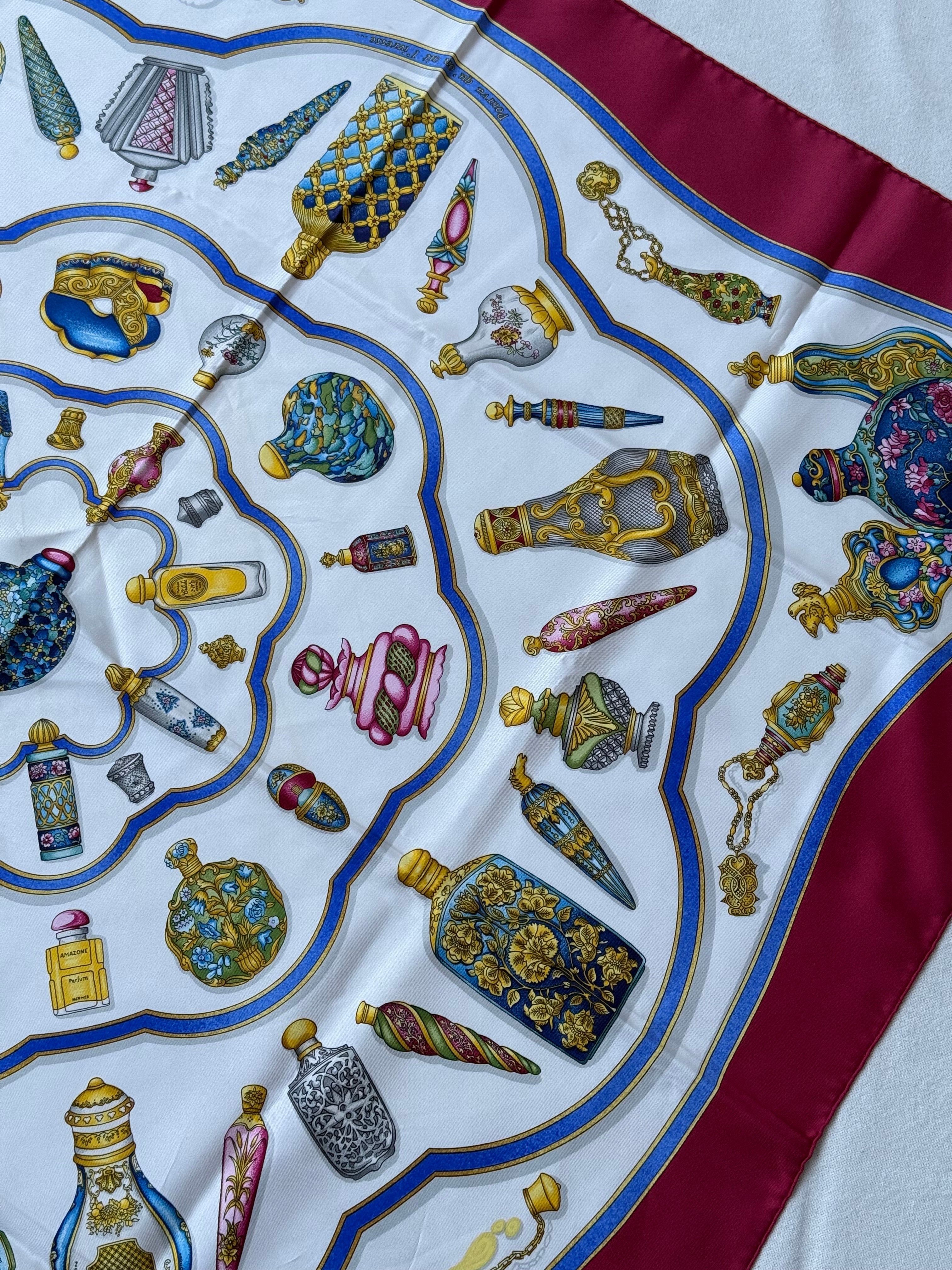 Foulard Hermès – Modèle Flacons
