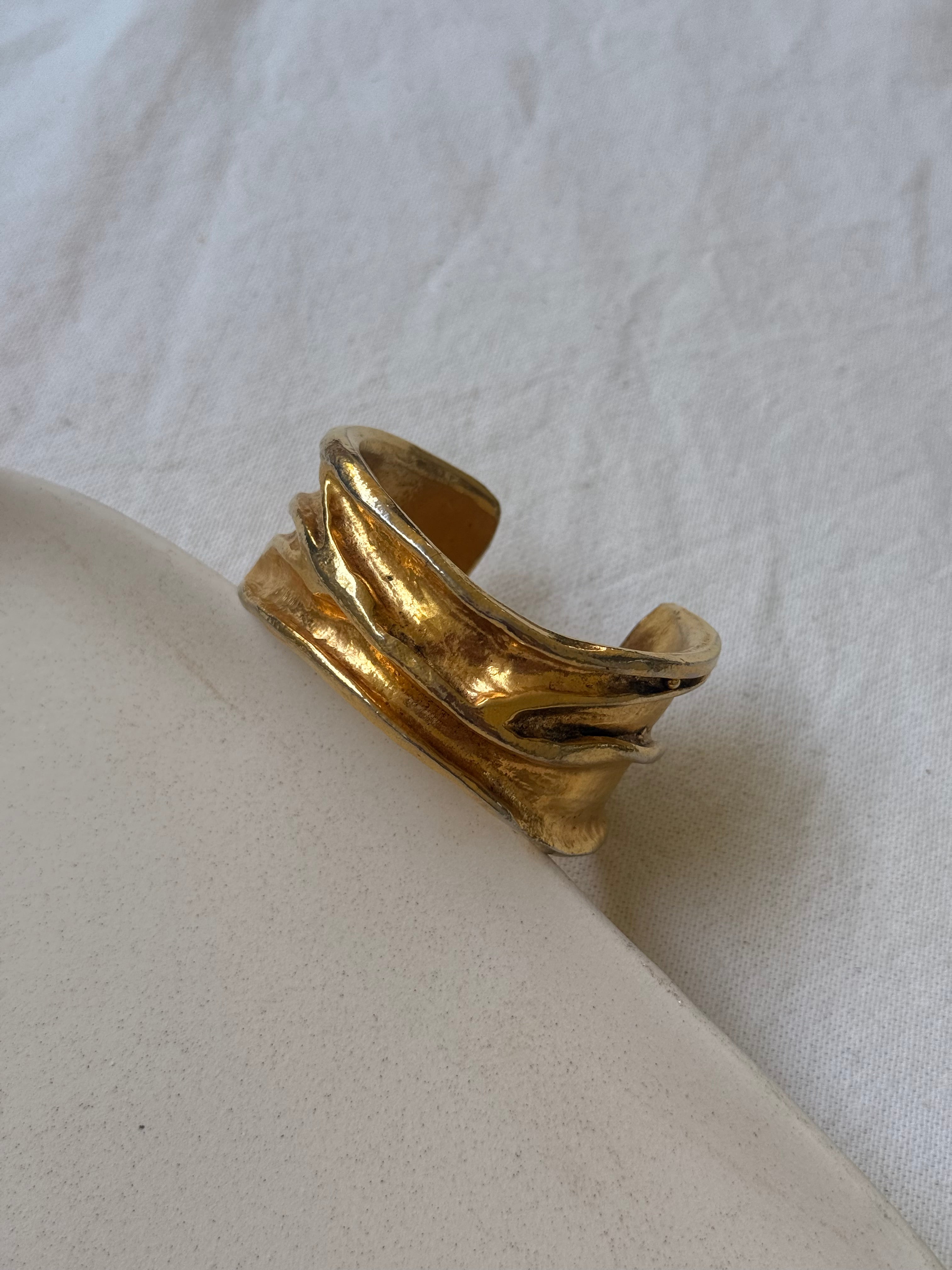 Bracelet vintage - Manchette drapée dorée