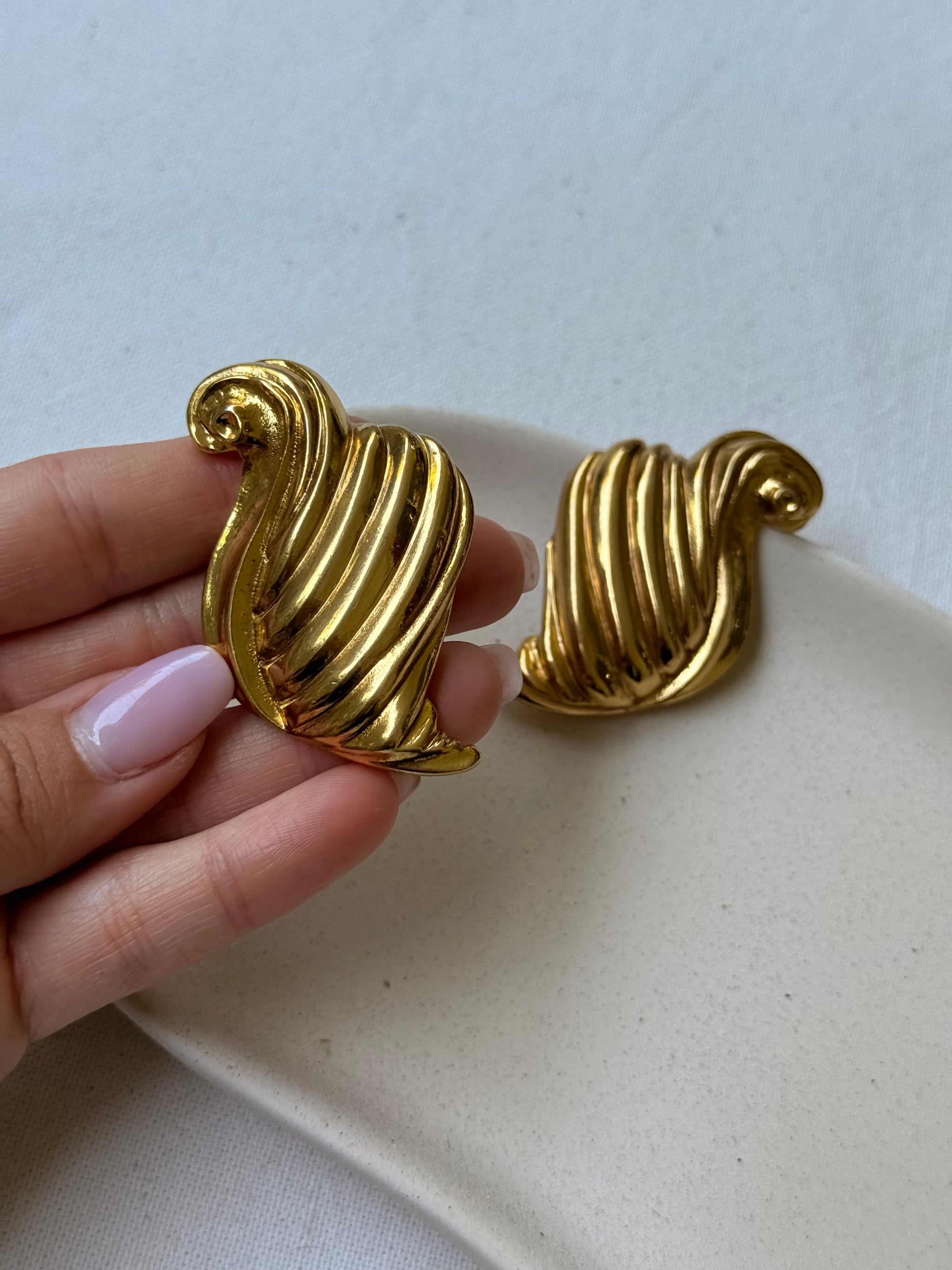 Boucles d’oreilles YSL vintage - Design drapé doré