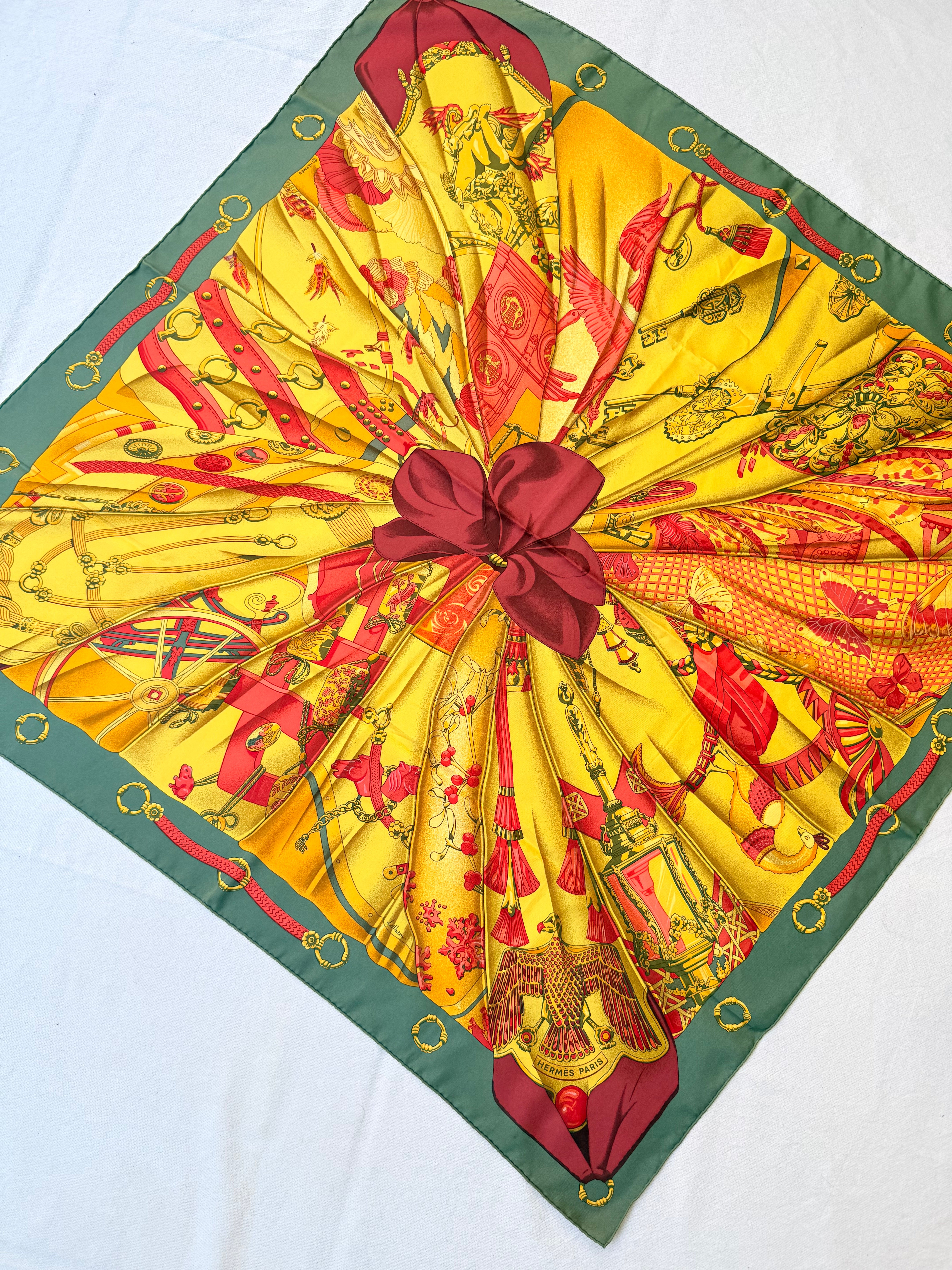 Foulard Hermès – Modèle Soleil de Soie