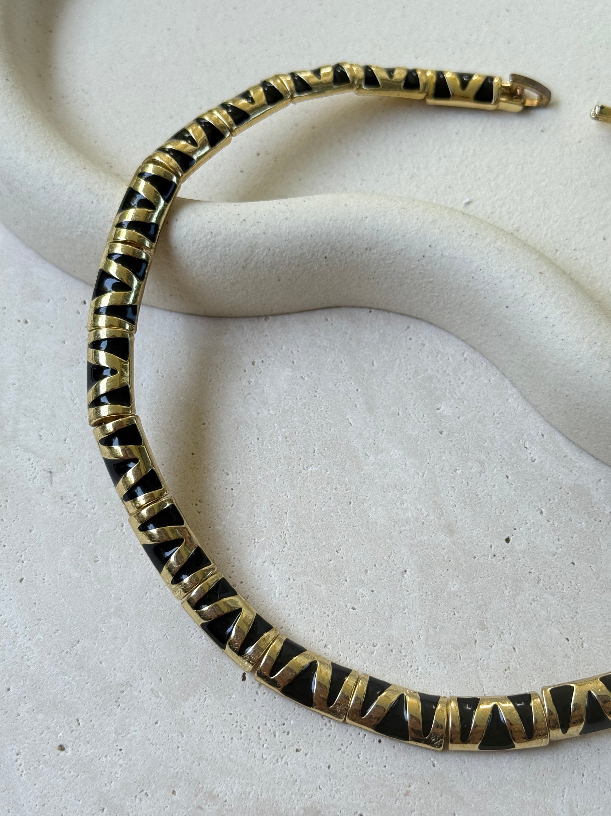 Collier vintage émaillé motif animalier