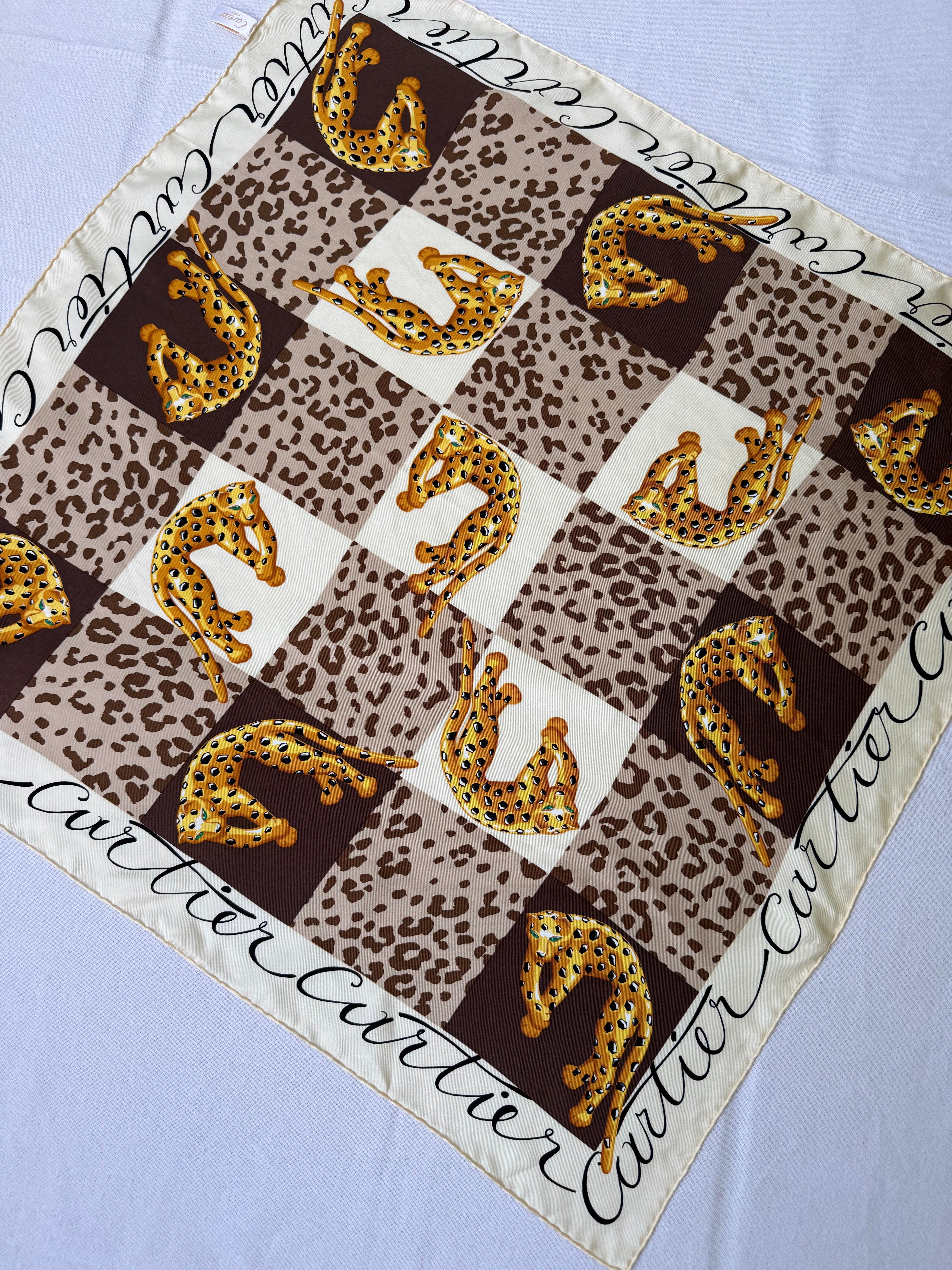 Foulard Cartier – Modèle marron et panthères