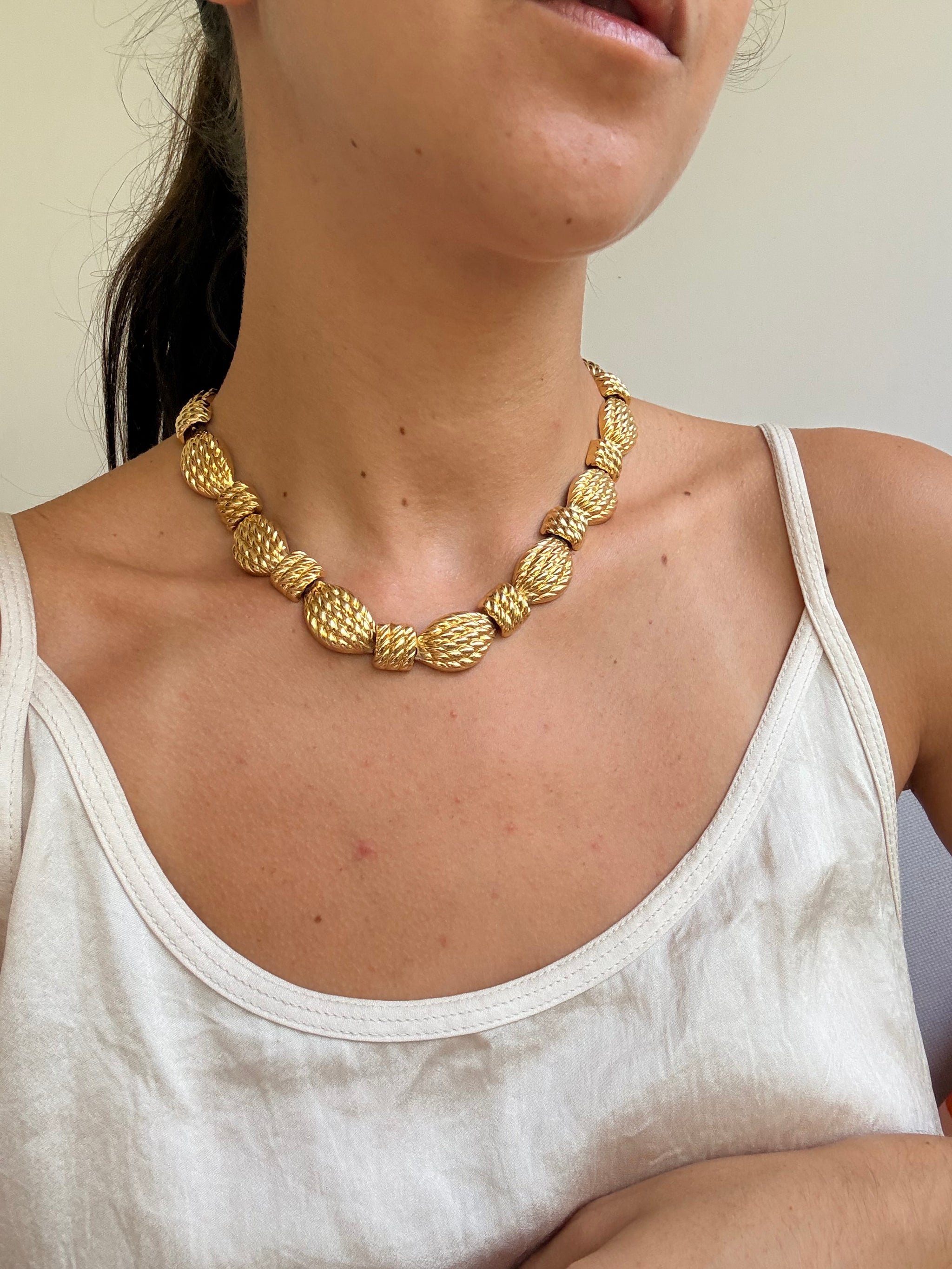 Collier doré vintage - maille texturée dorée