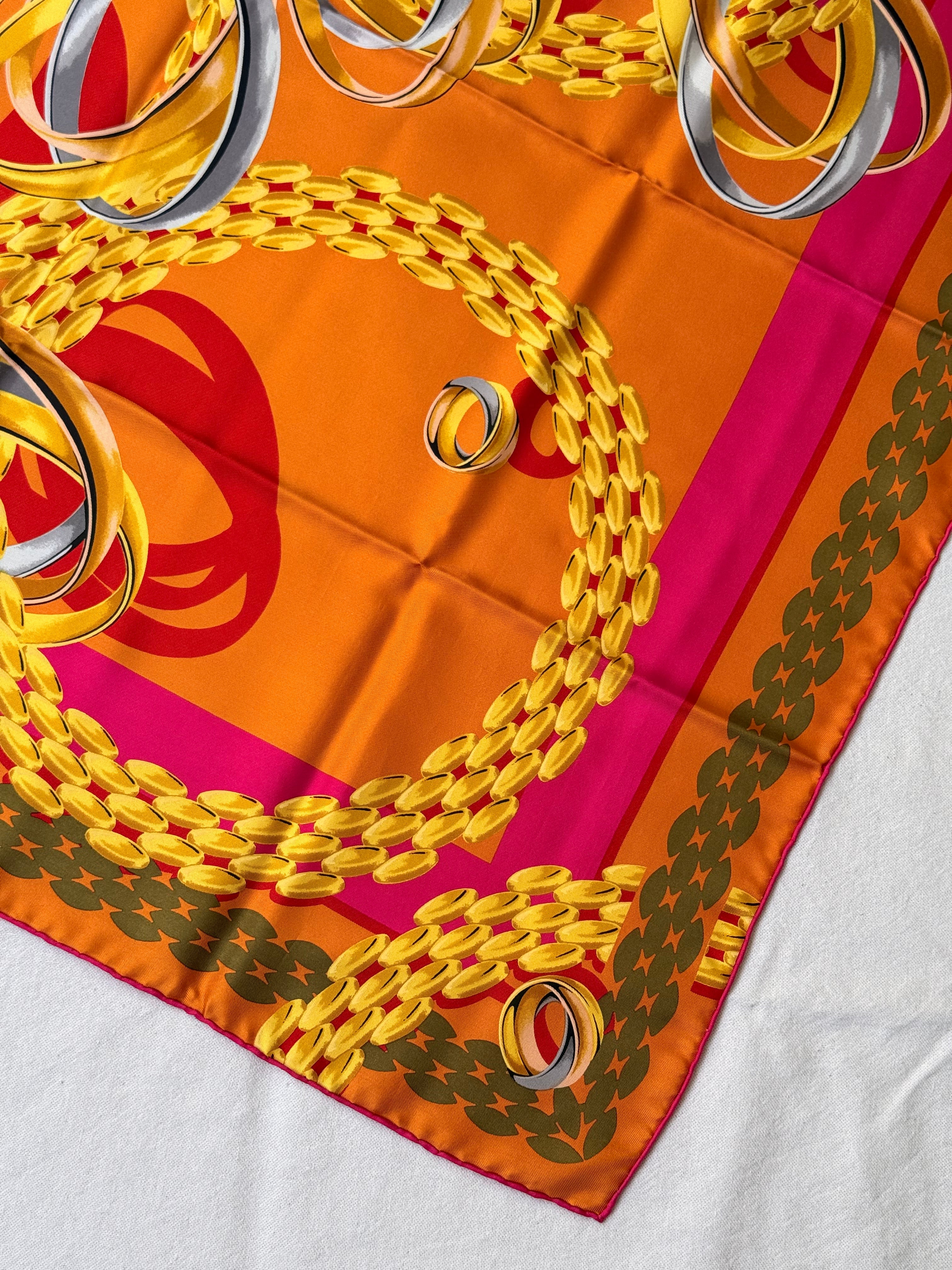Foulard Cartier – Motif anneaux Trinity