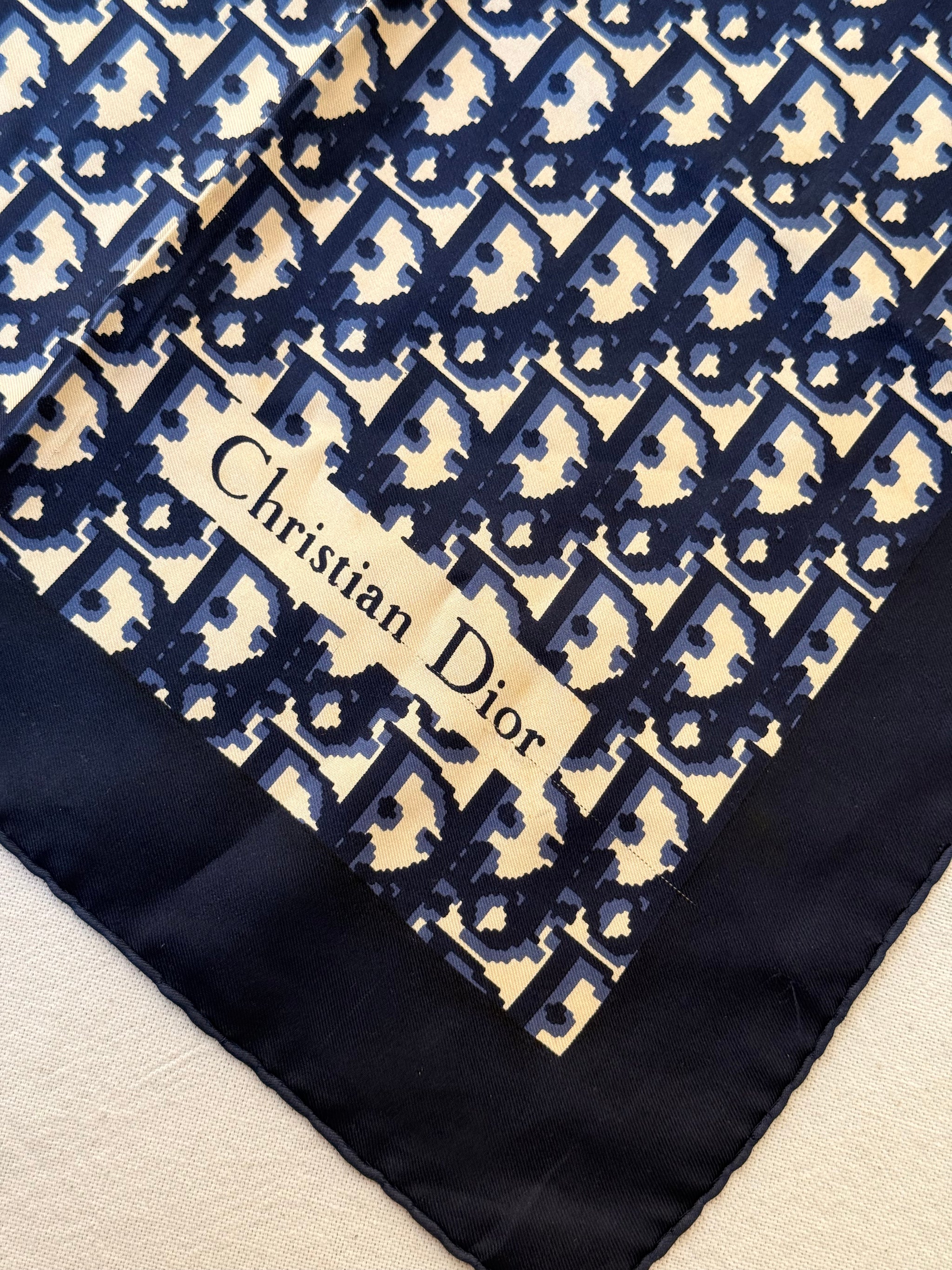 Foulard Christian Dior – Modèle monogramme bleu