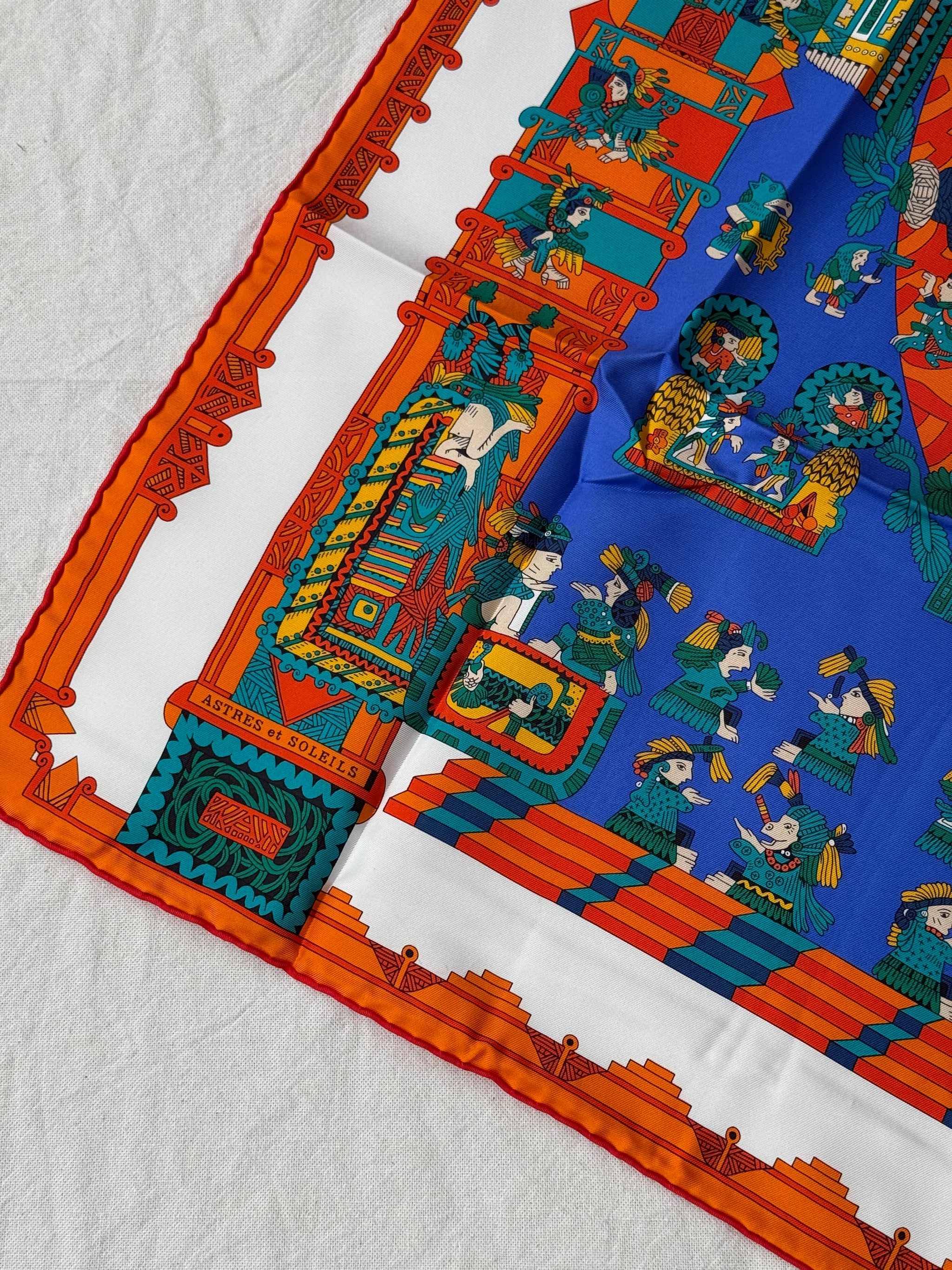 Foulard Hermès – Modèle Astres et Soleils