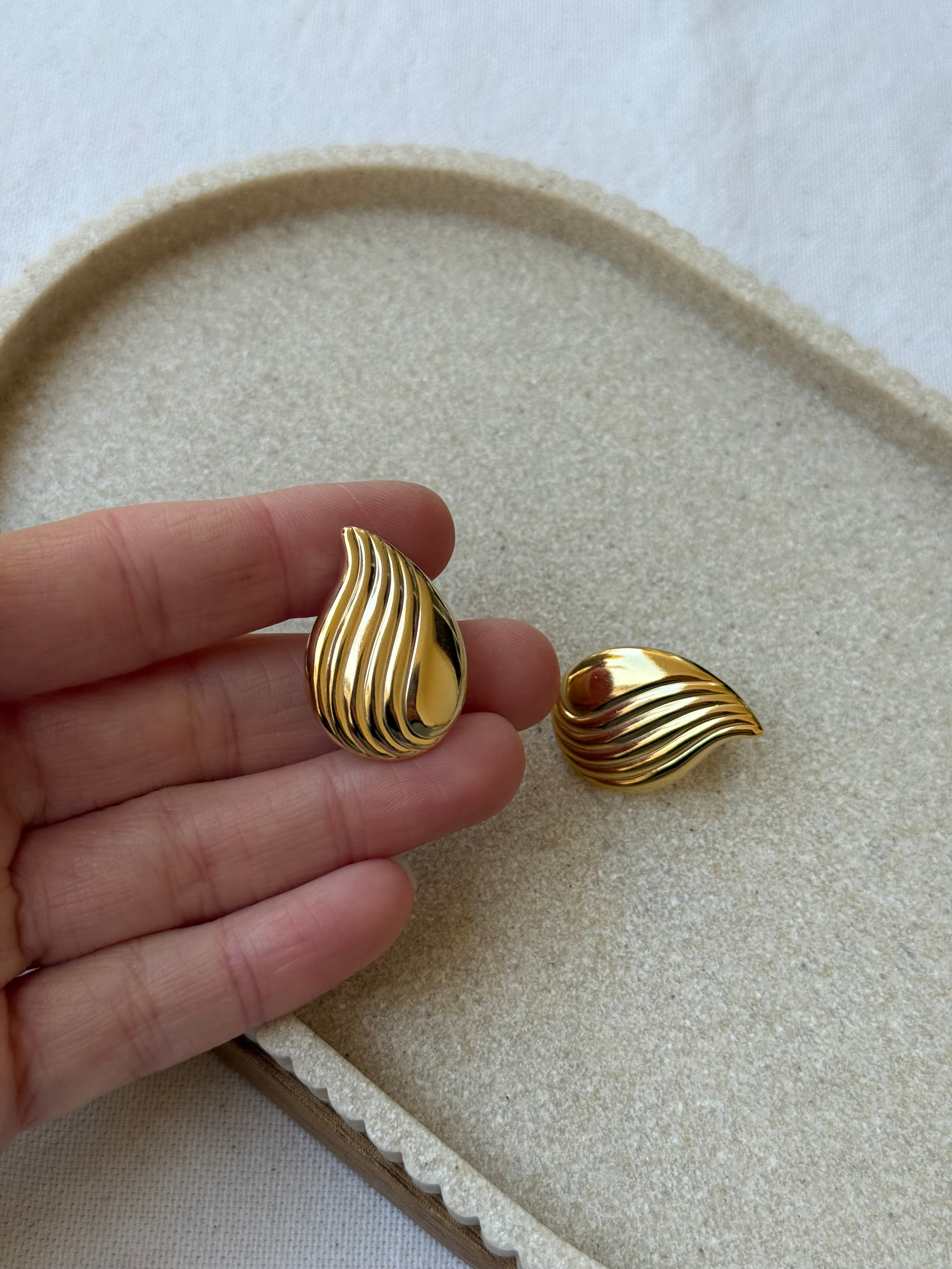 Boucles d’oreilles Napier vintage - Gouttes sculptées dorées