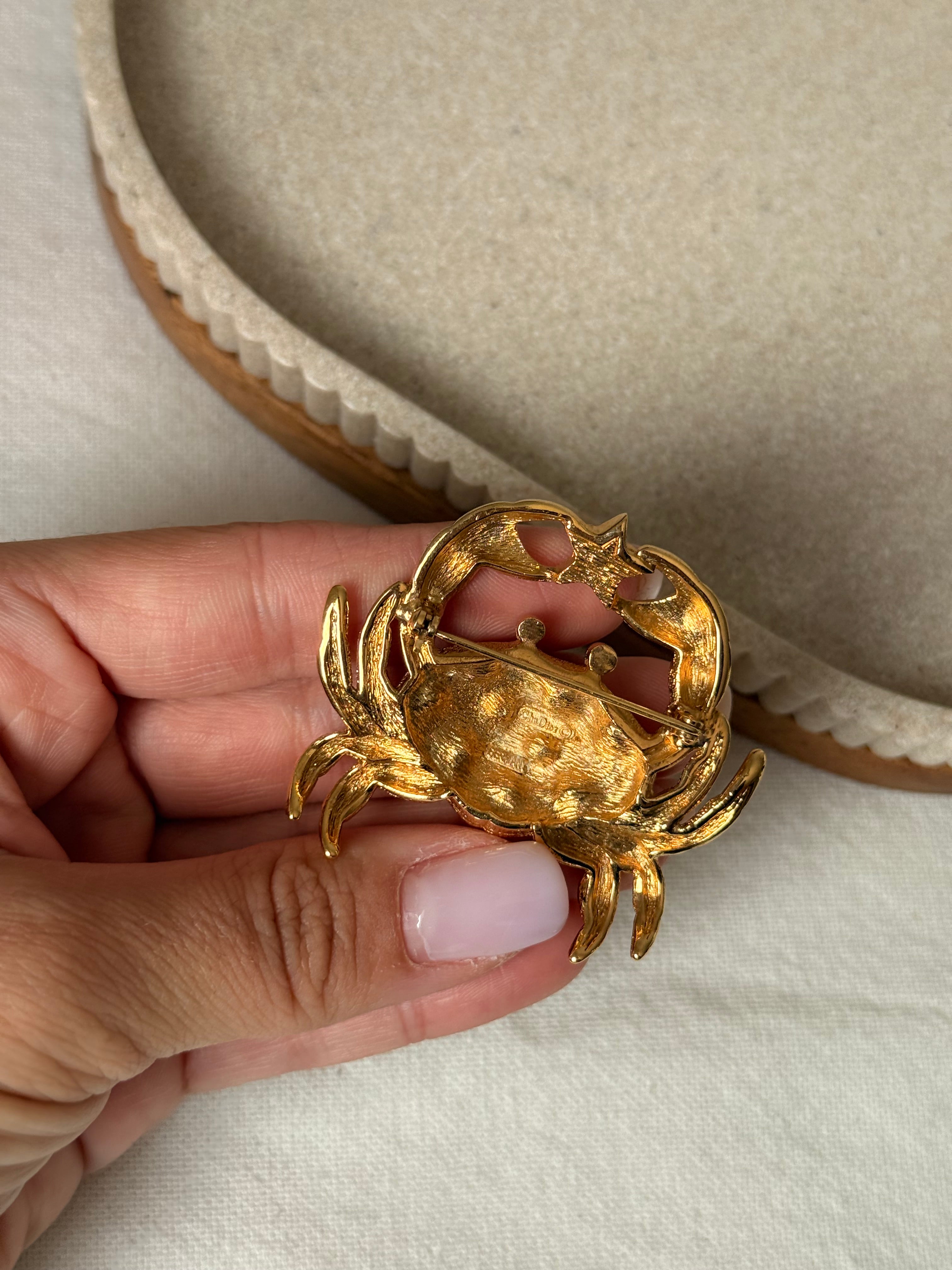 Broche Christian Dior vintage - Crabe doré orné de strass