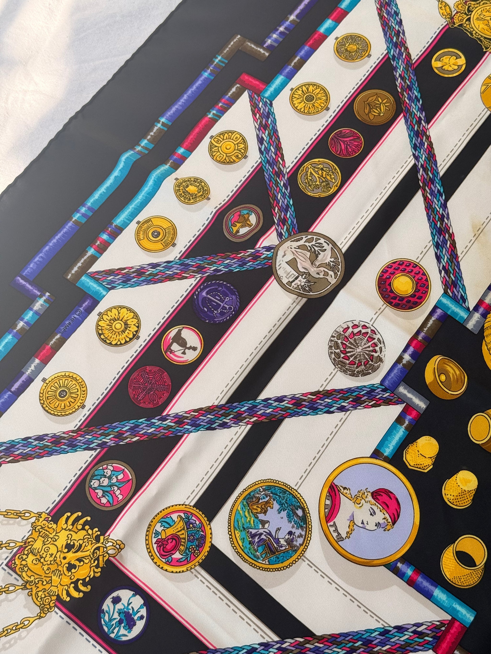 Foulard Hermès – Modèle Petite Main