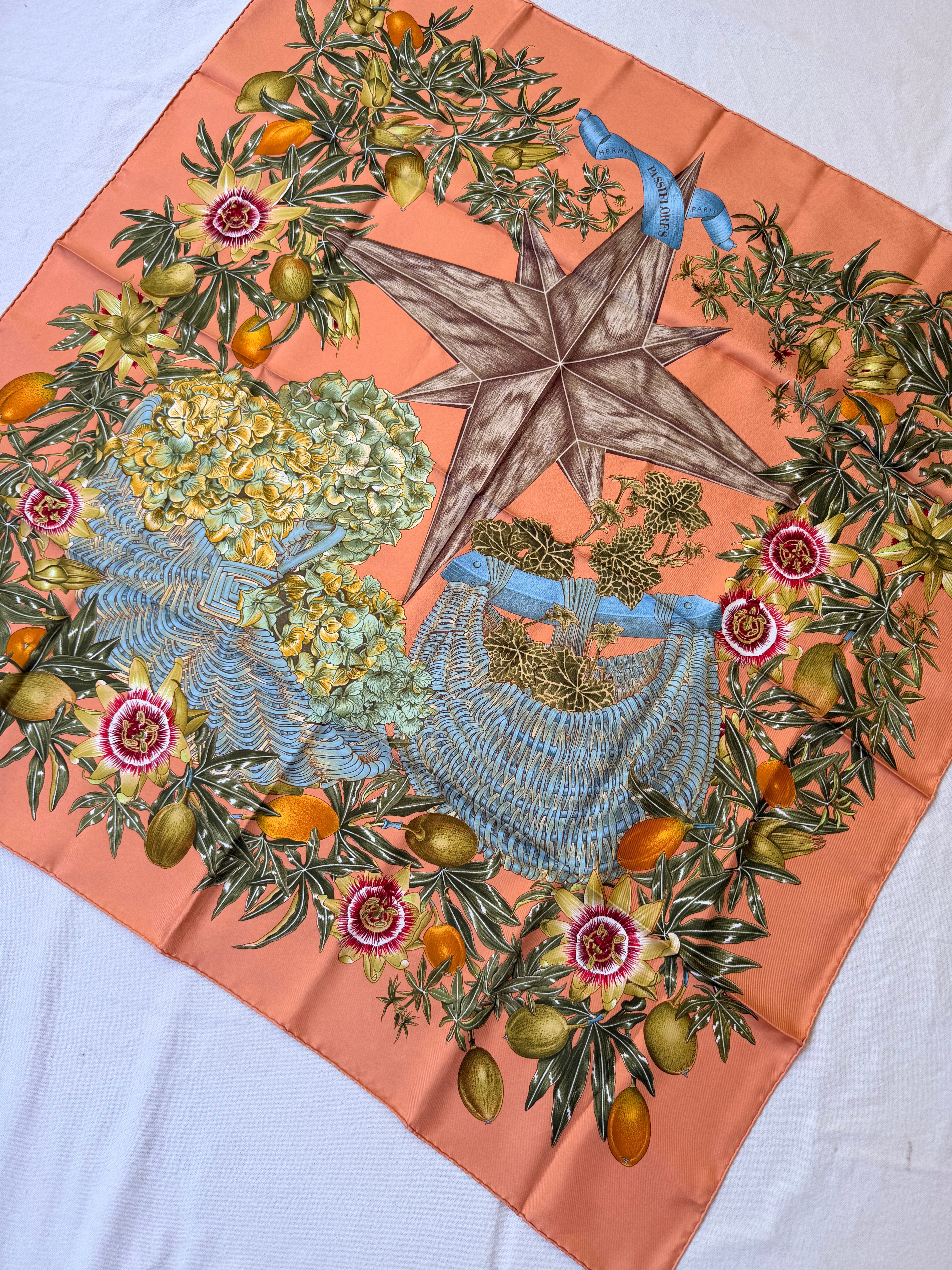 Foulard Hermès – Modèle Passiflore
