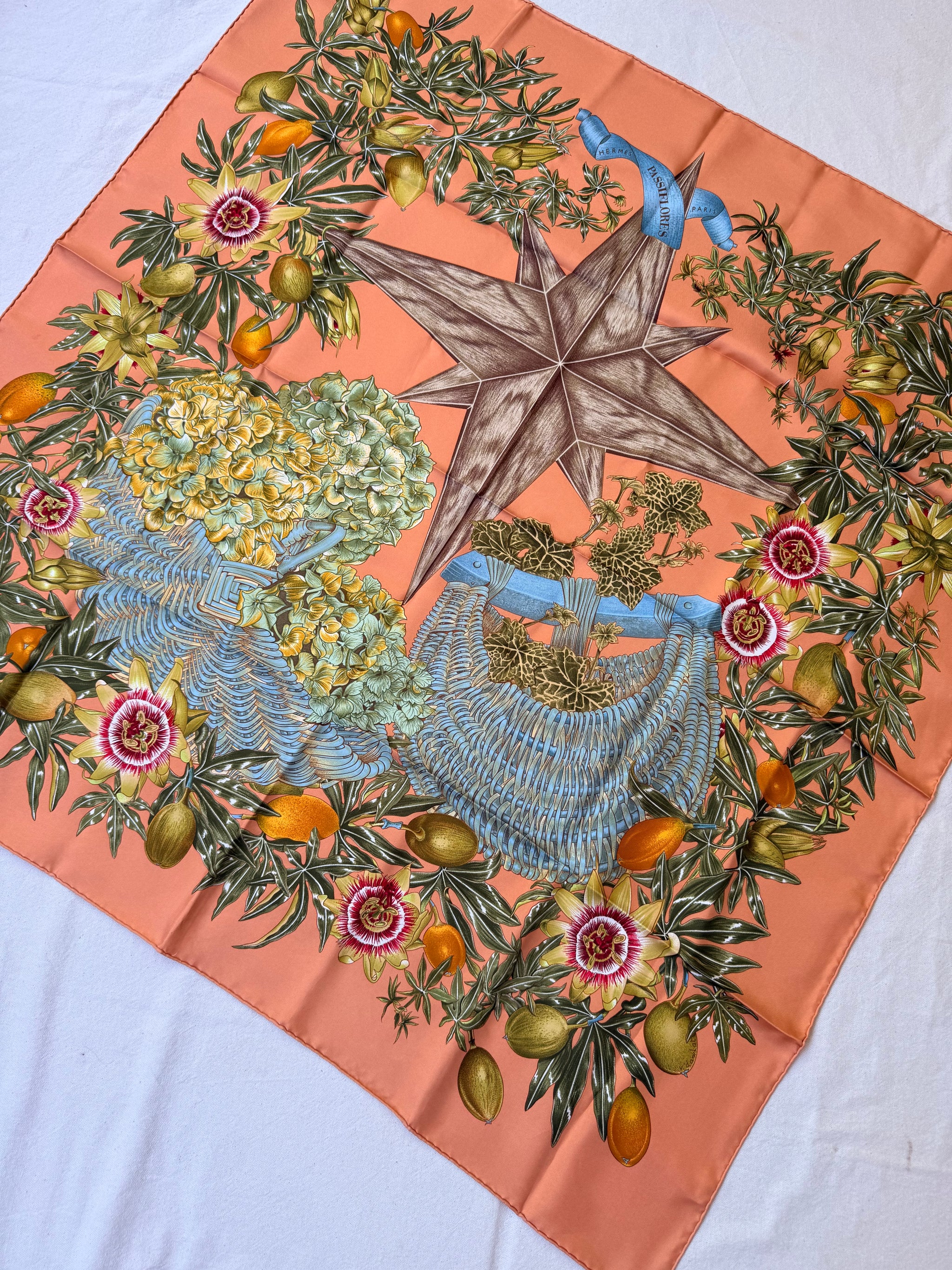 Foulard Hermès – Modèle Passiflore