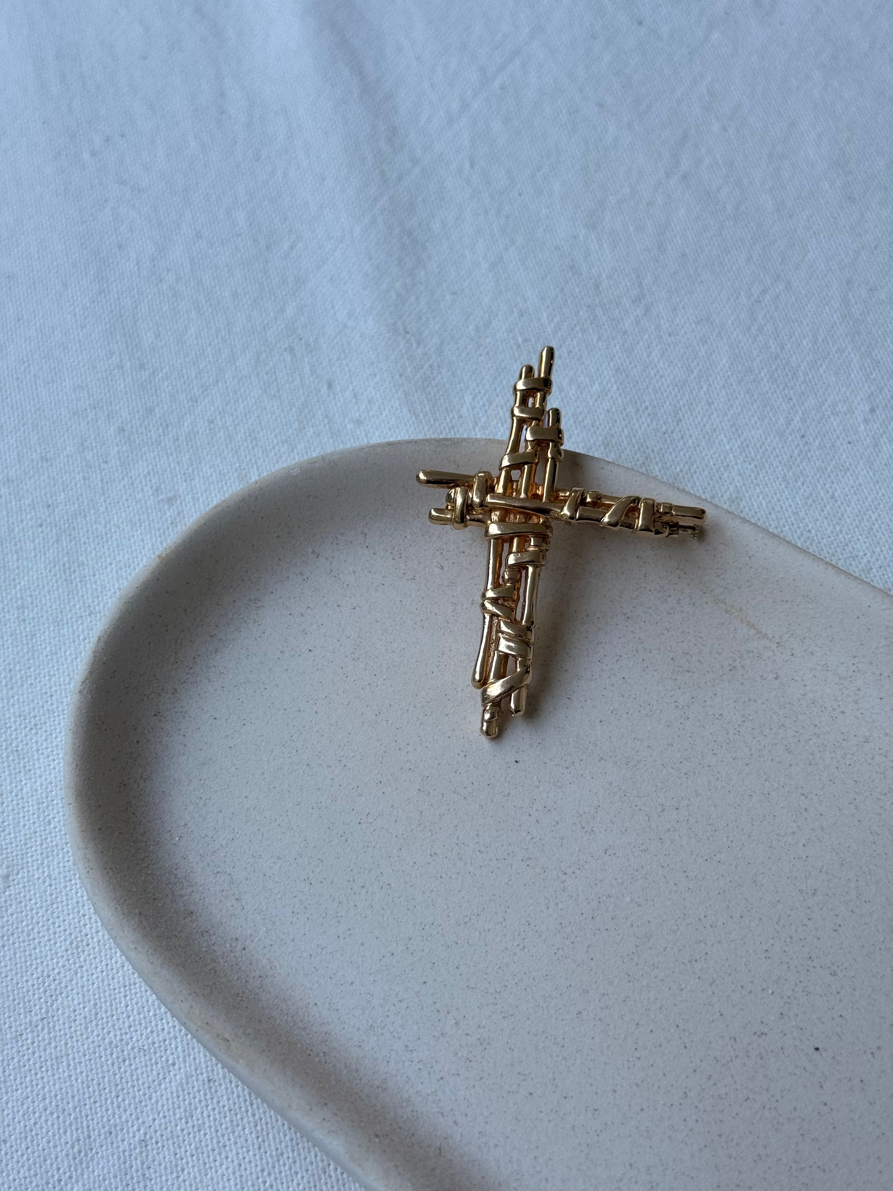 Broche Christian Lacroix vintage - Croix dorée