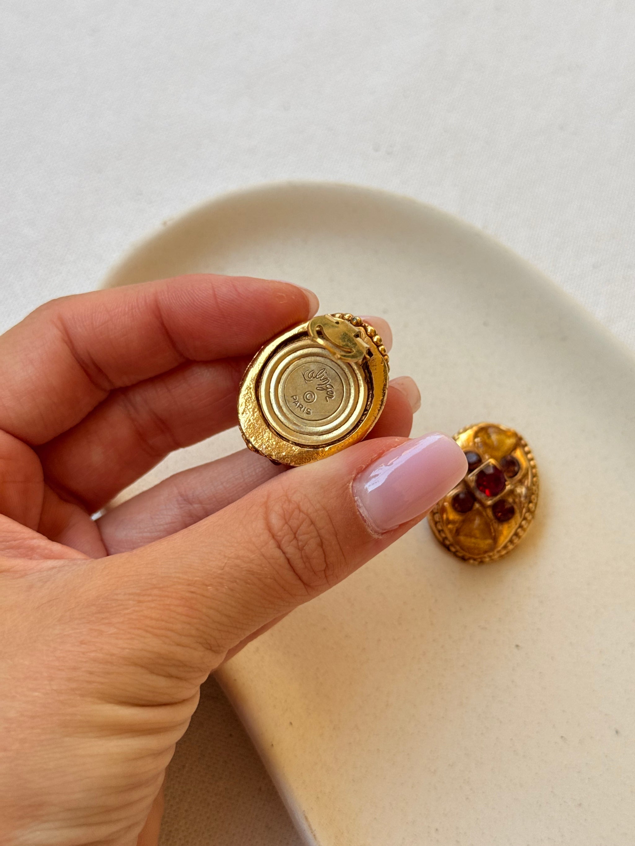 Boucles d’oreilles Kalinger vintage - Cabochons ambrés et strass rouge