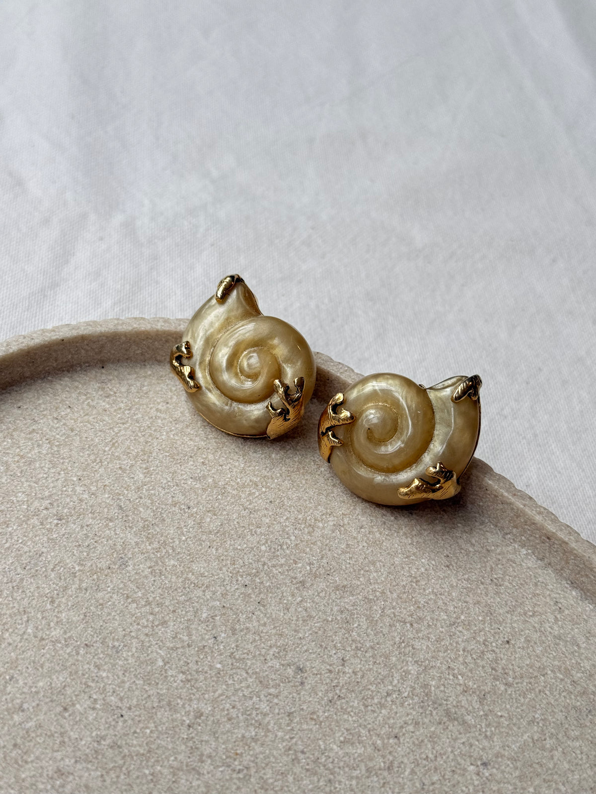 Boucles d’oreilles Comptoirs de la Banquise vintage - Coquillages nacrés