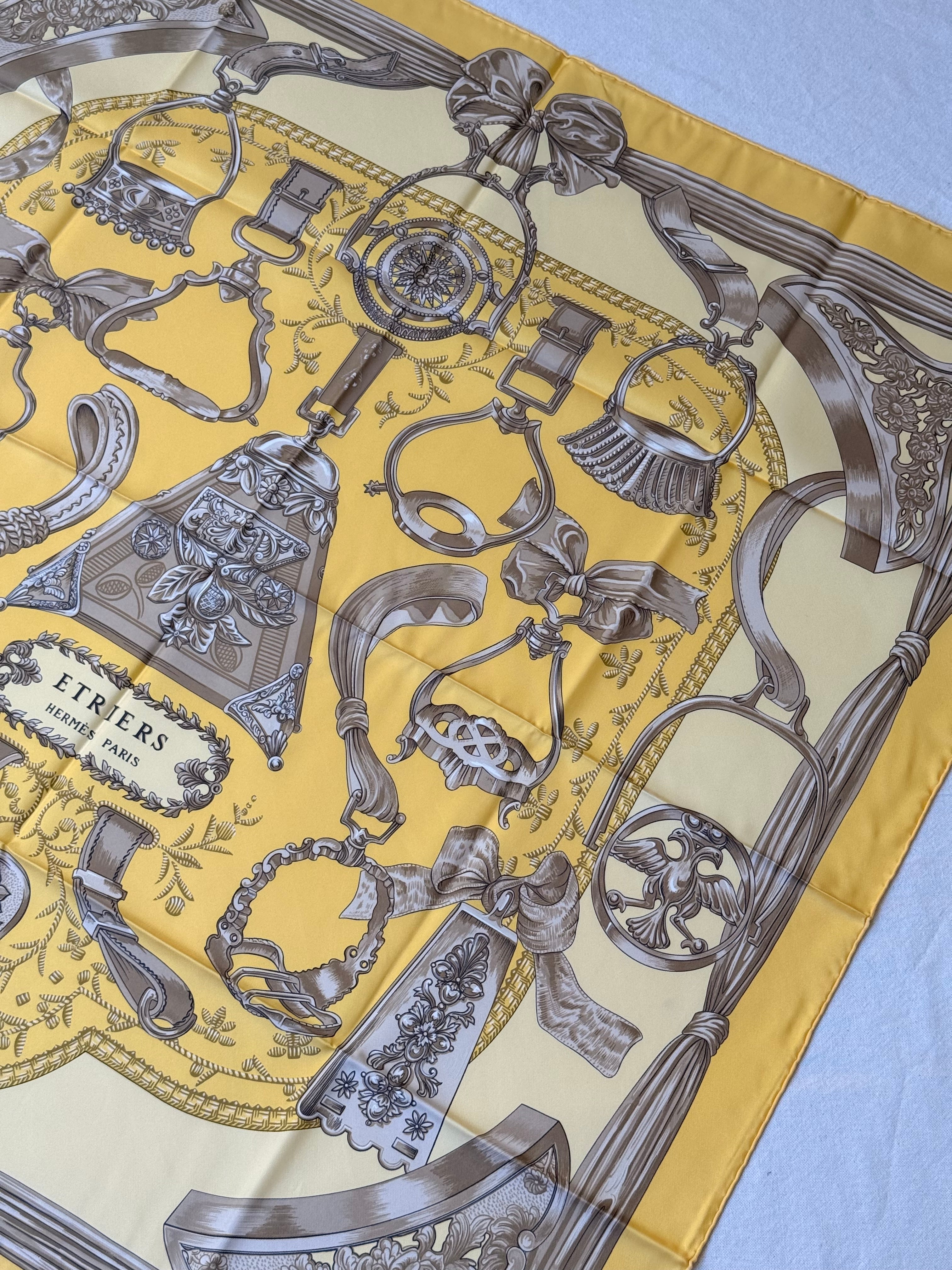 Foulard Hermès – Modèle Étriers