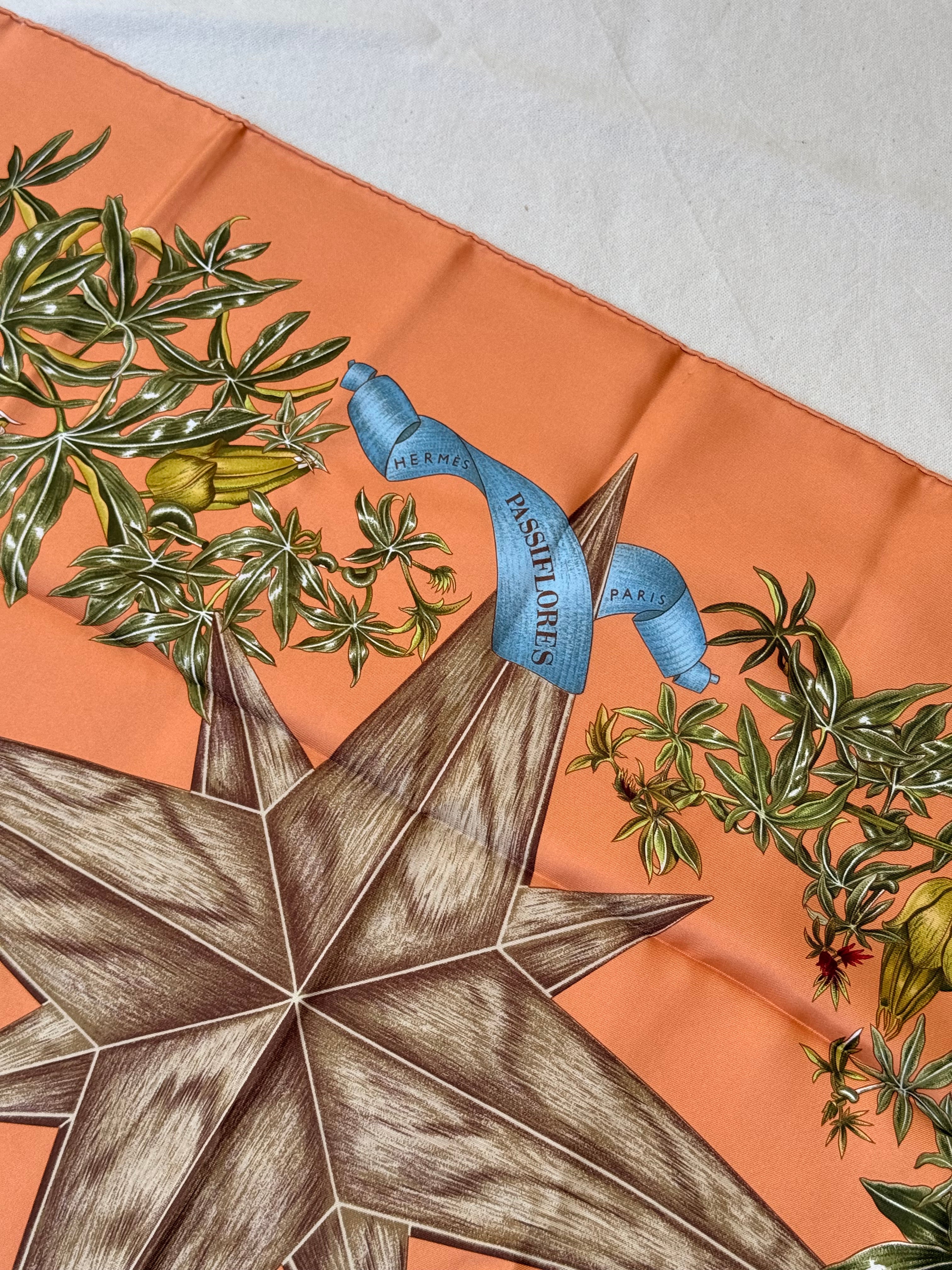 Foulard Hermès – Modèle Passiflore