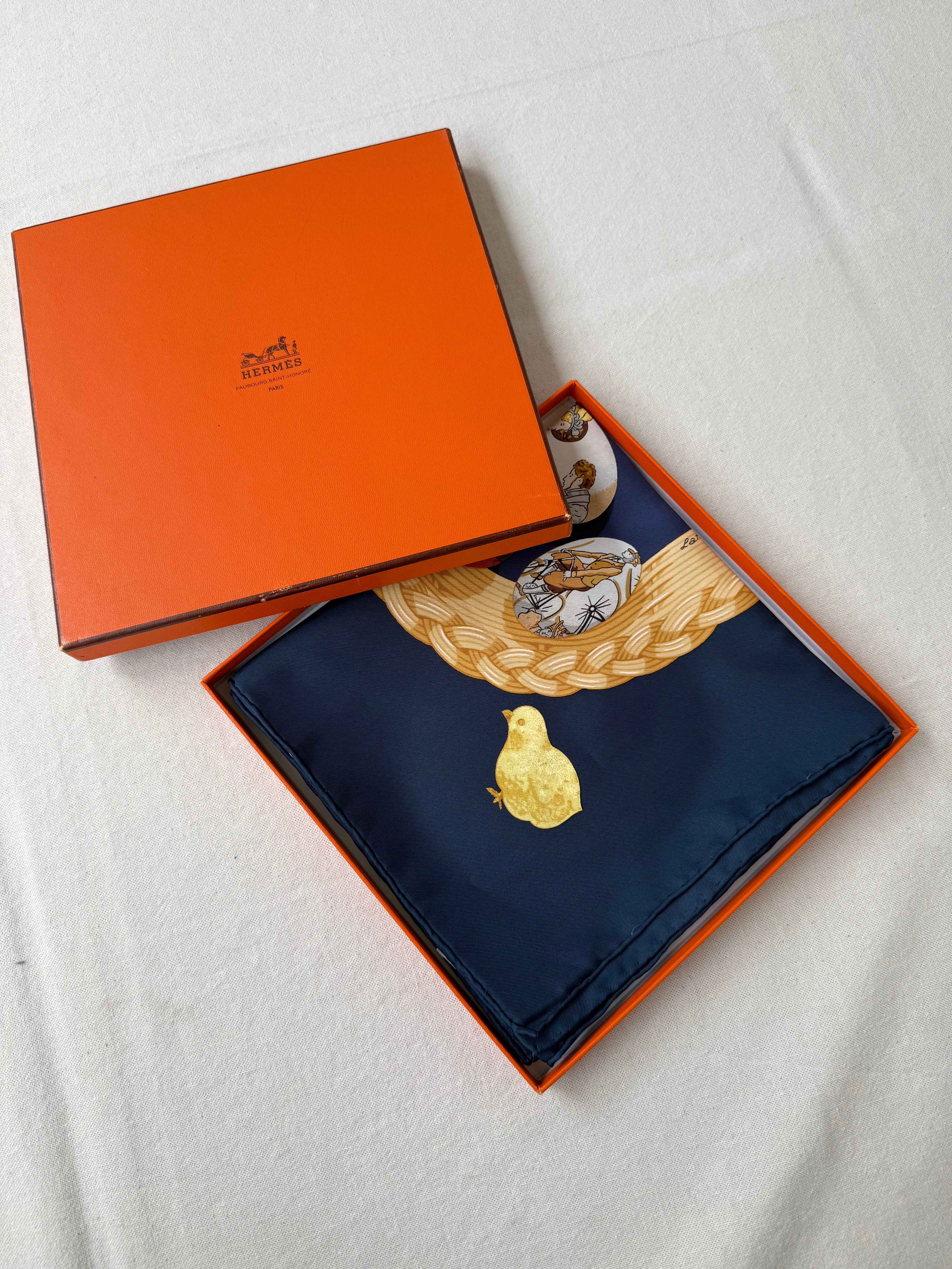 Foulard Hermès – Modèle Couvée d'Hermès
