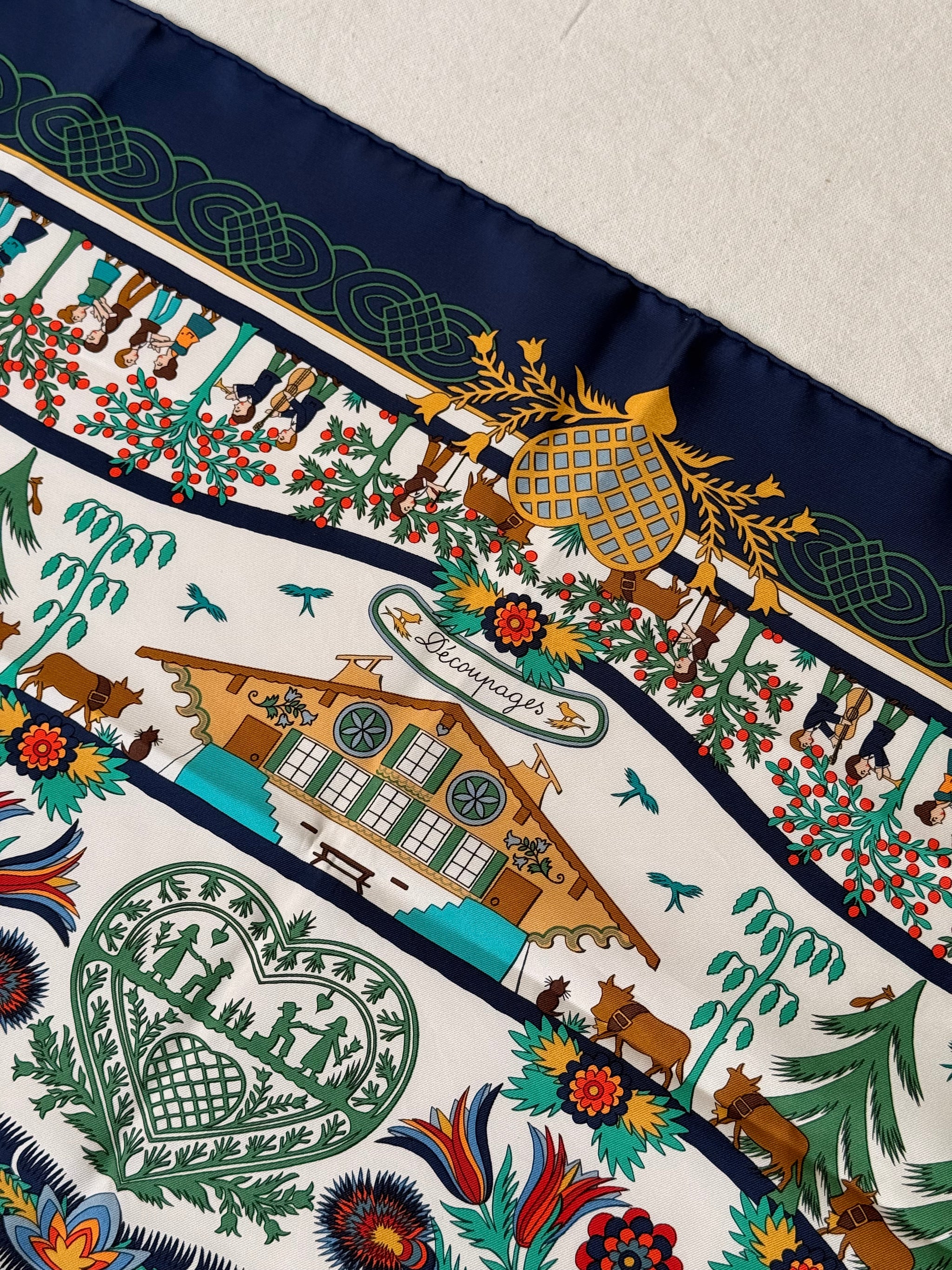 Foulard Hermès – Modèle Découpages