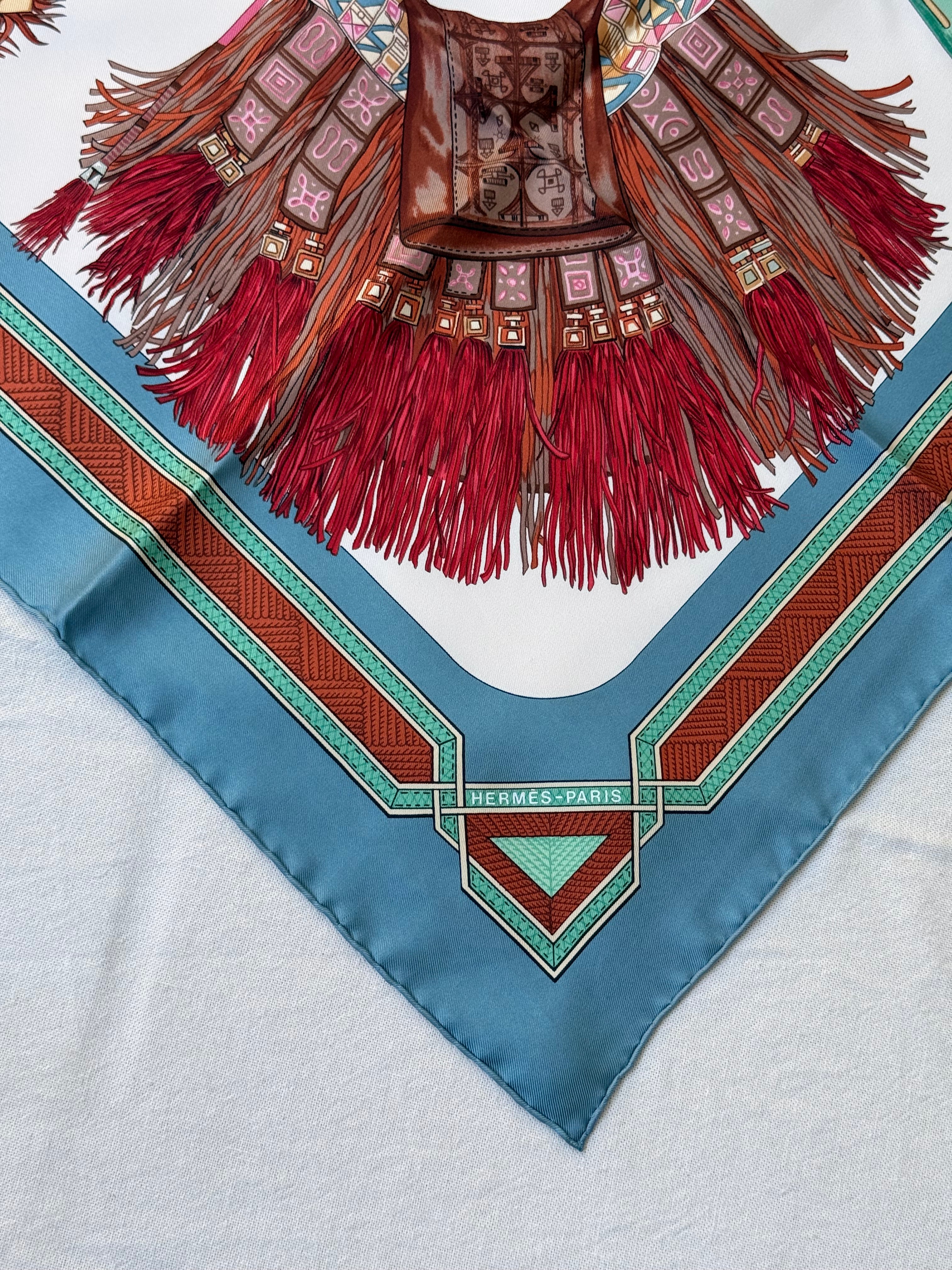 Foulard Hermès – Modèle Cuirs du Désert