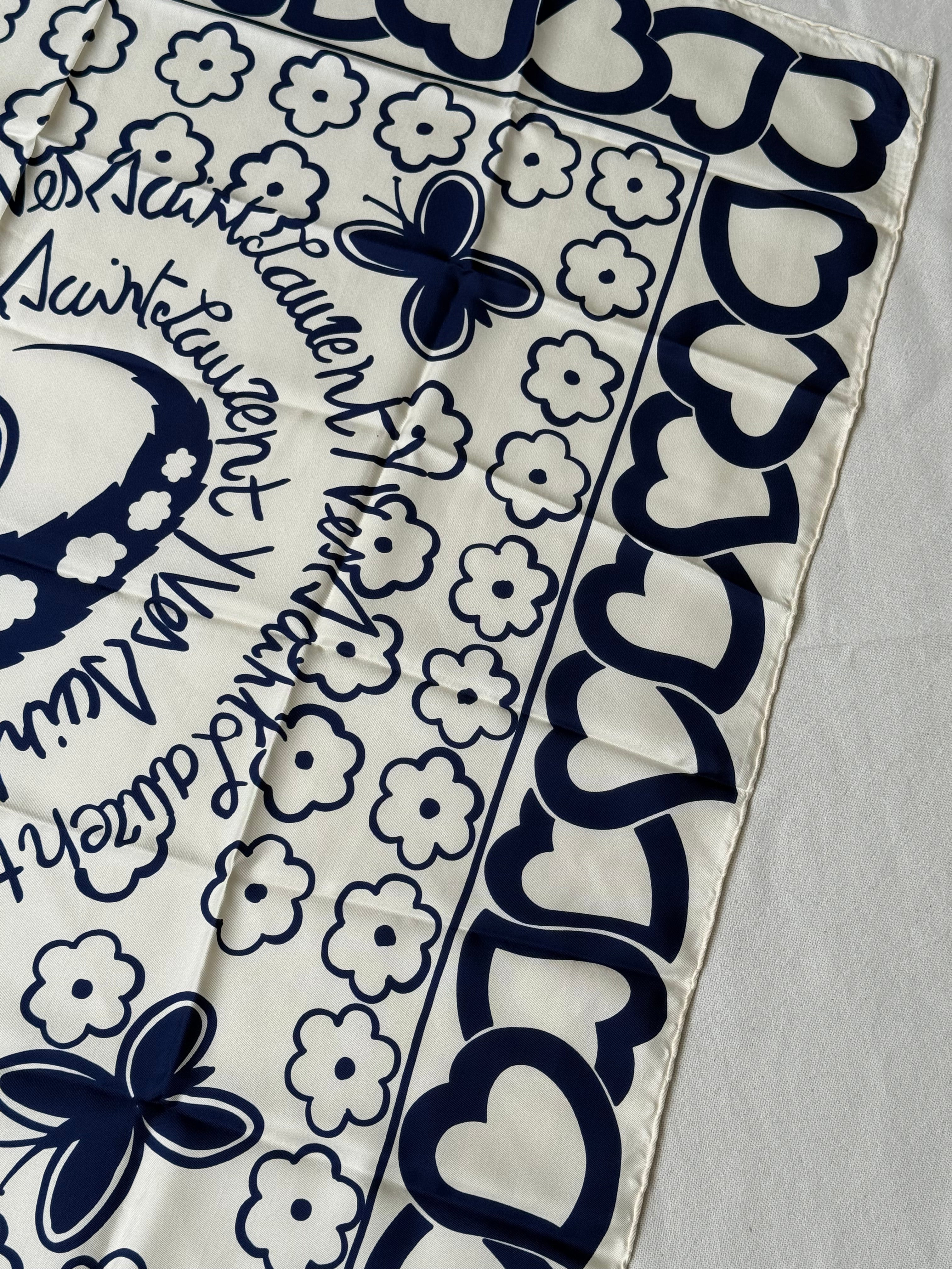 Foulard Yves Saint Laurent – Cœurs et fleurs