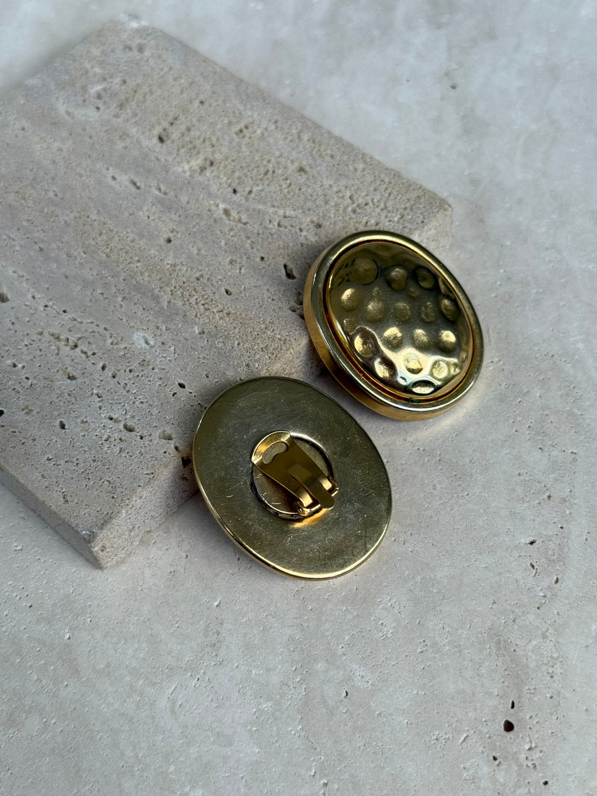 Boucles d’oreilles vintage - Ovales martelées dorées
