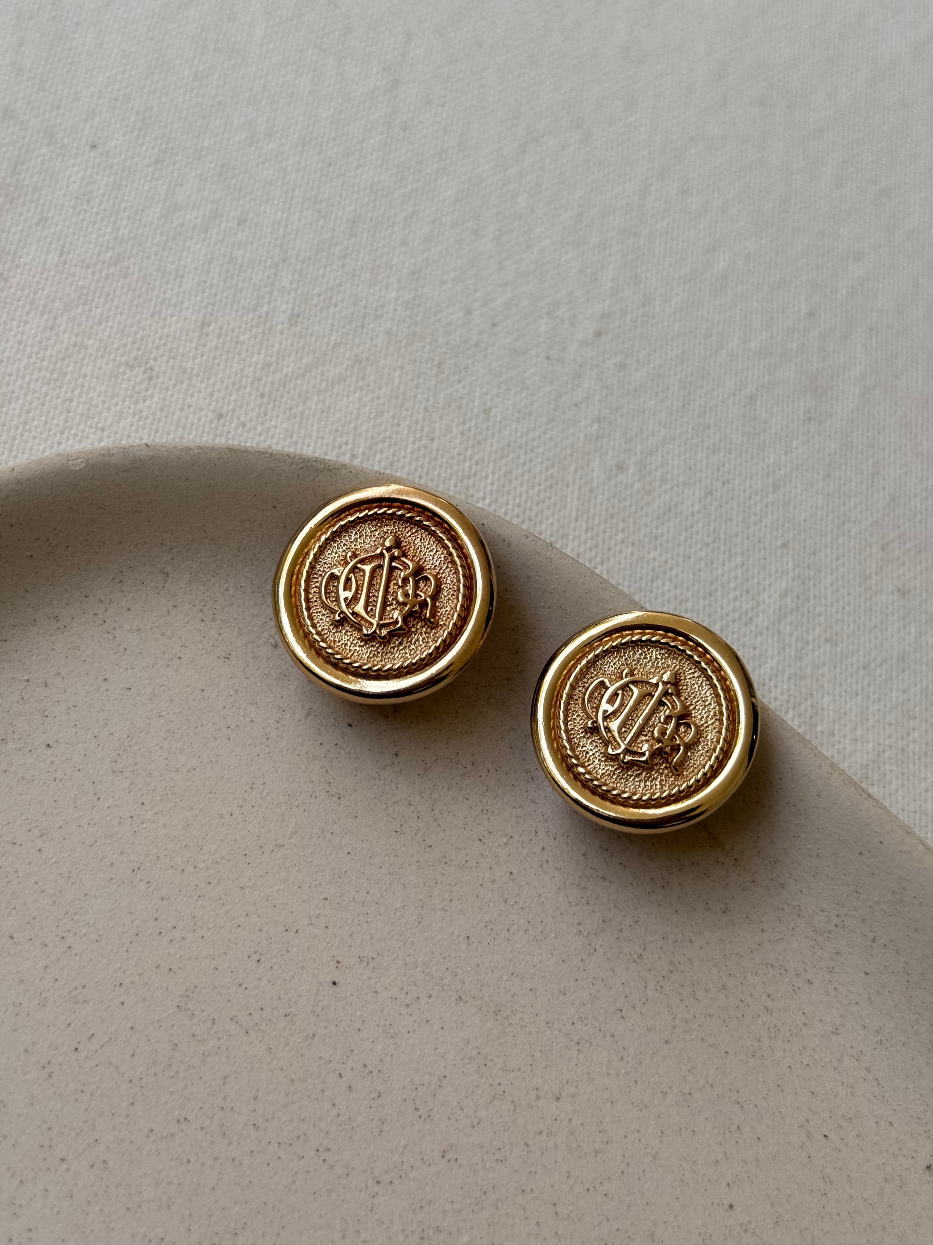 Boucles d’oreilles Christian Dior vintage - Logo Dior