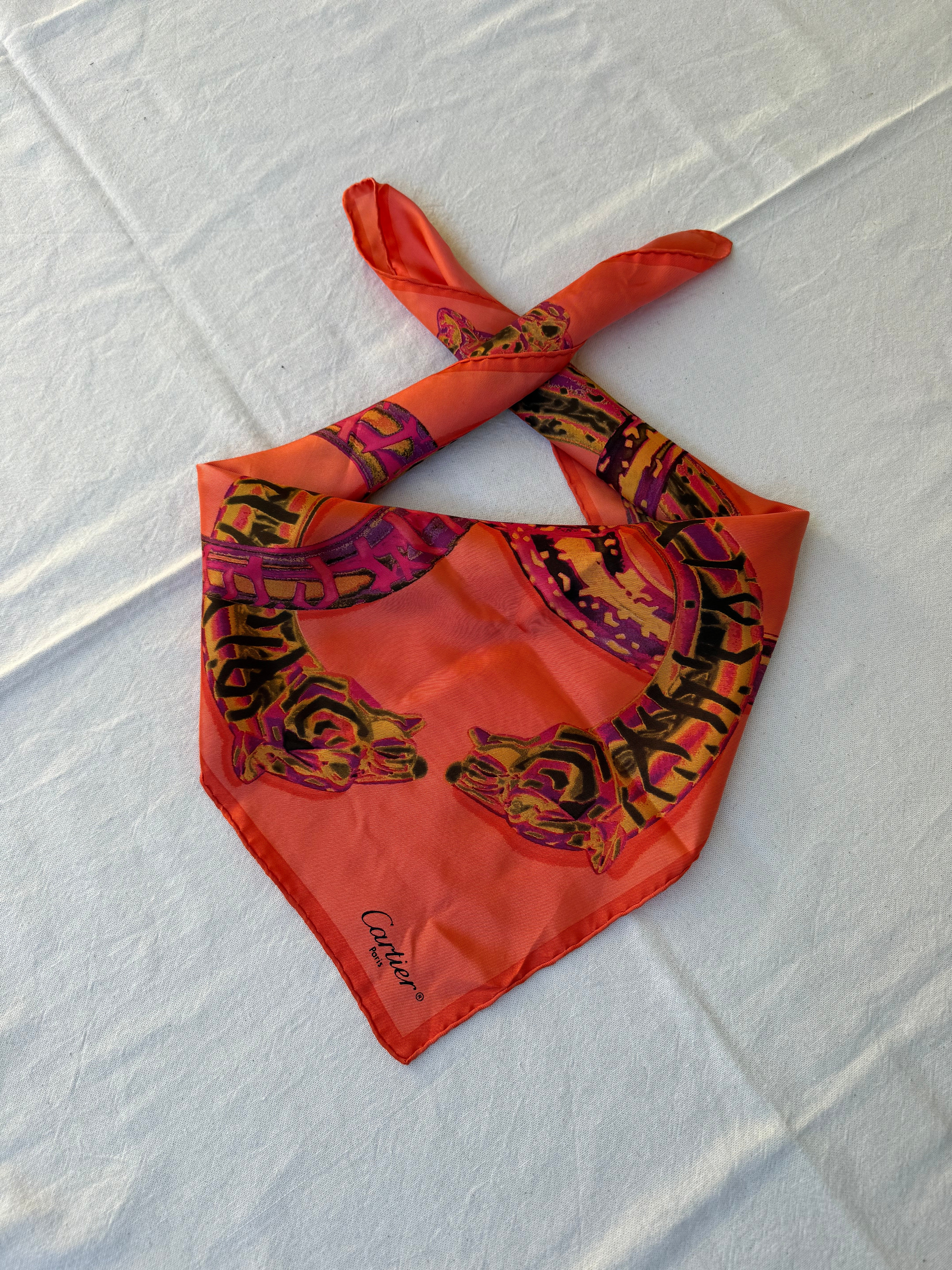 Foulard Cartier – Modèle panthères entrelacées