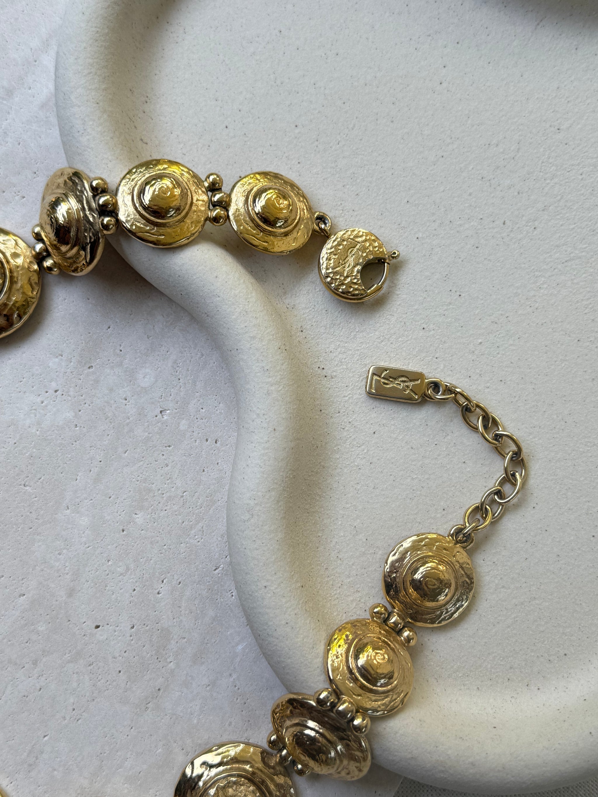 Collier Yves Saint Laurent vintage - Relief martelé XXL