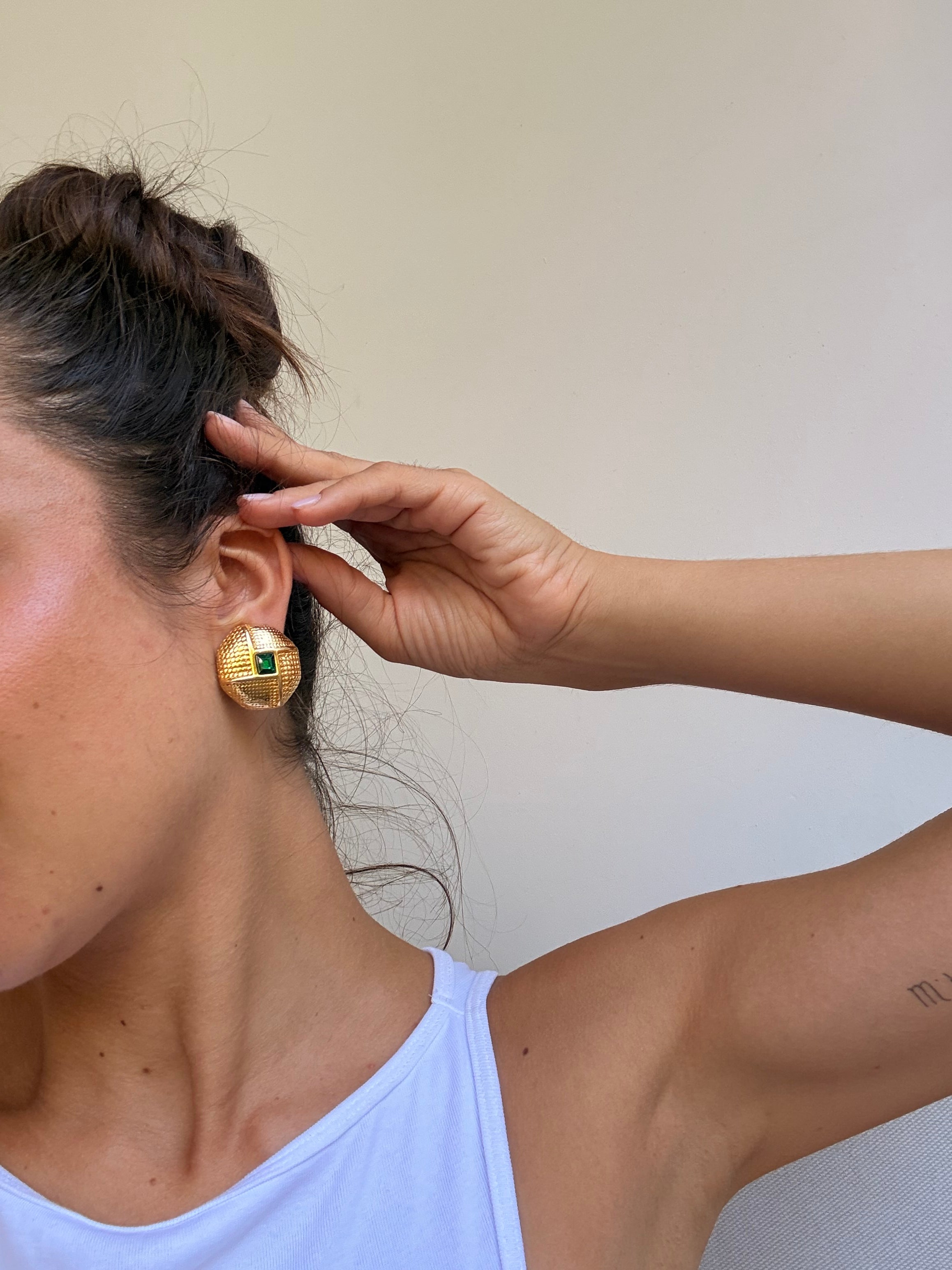 Boucles d’oreilles vintage - Dorées et strass vert émeraude