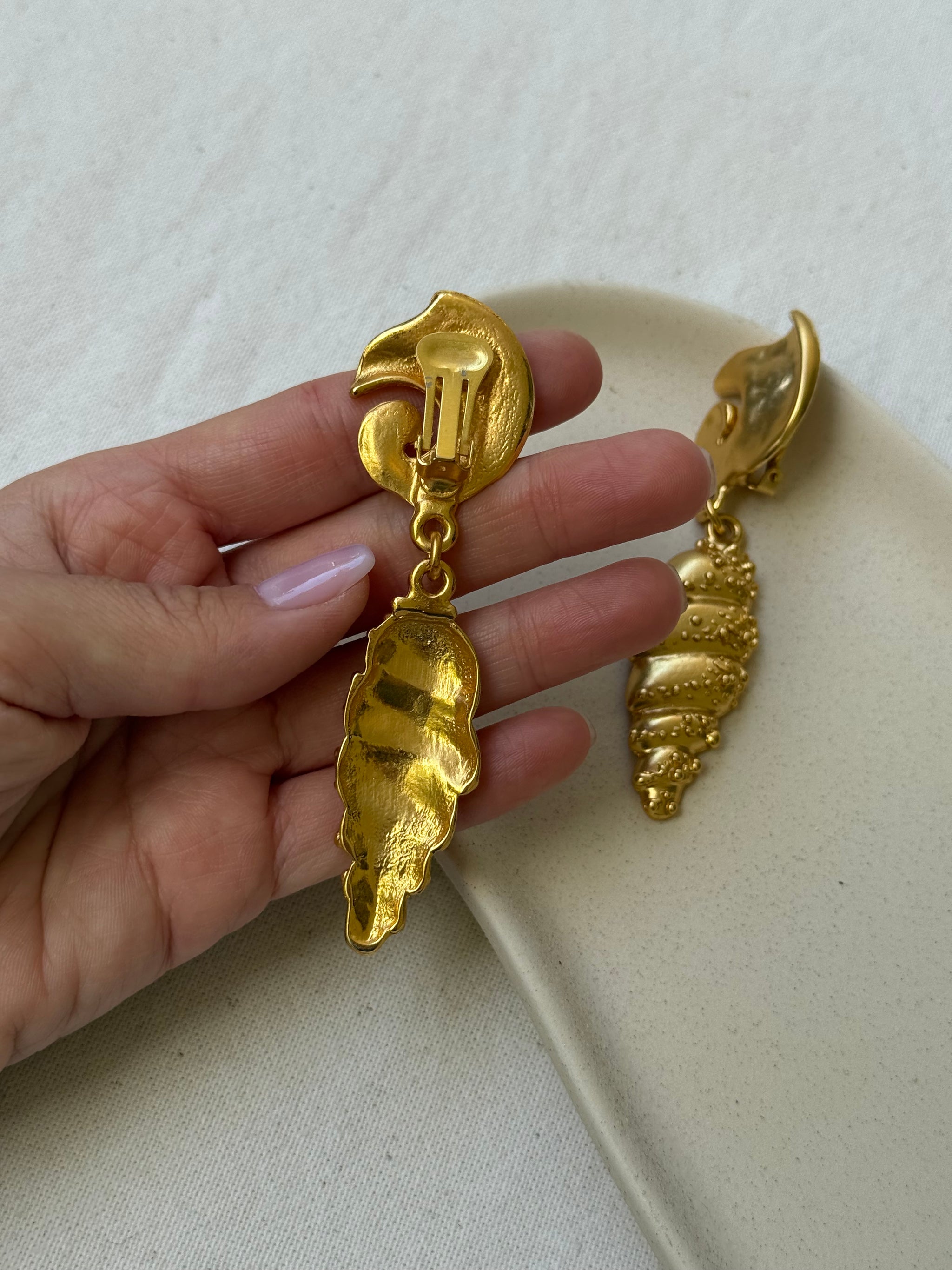 Boucles d’oreilles vintage - Coquillages dorés pendants