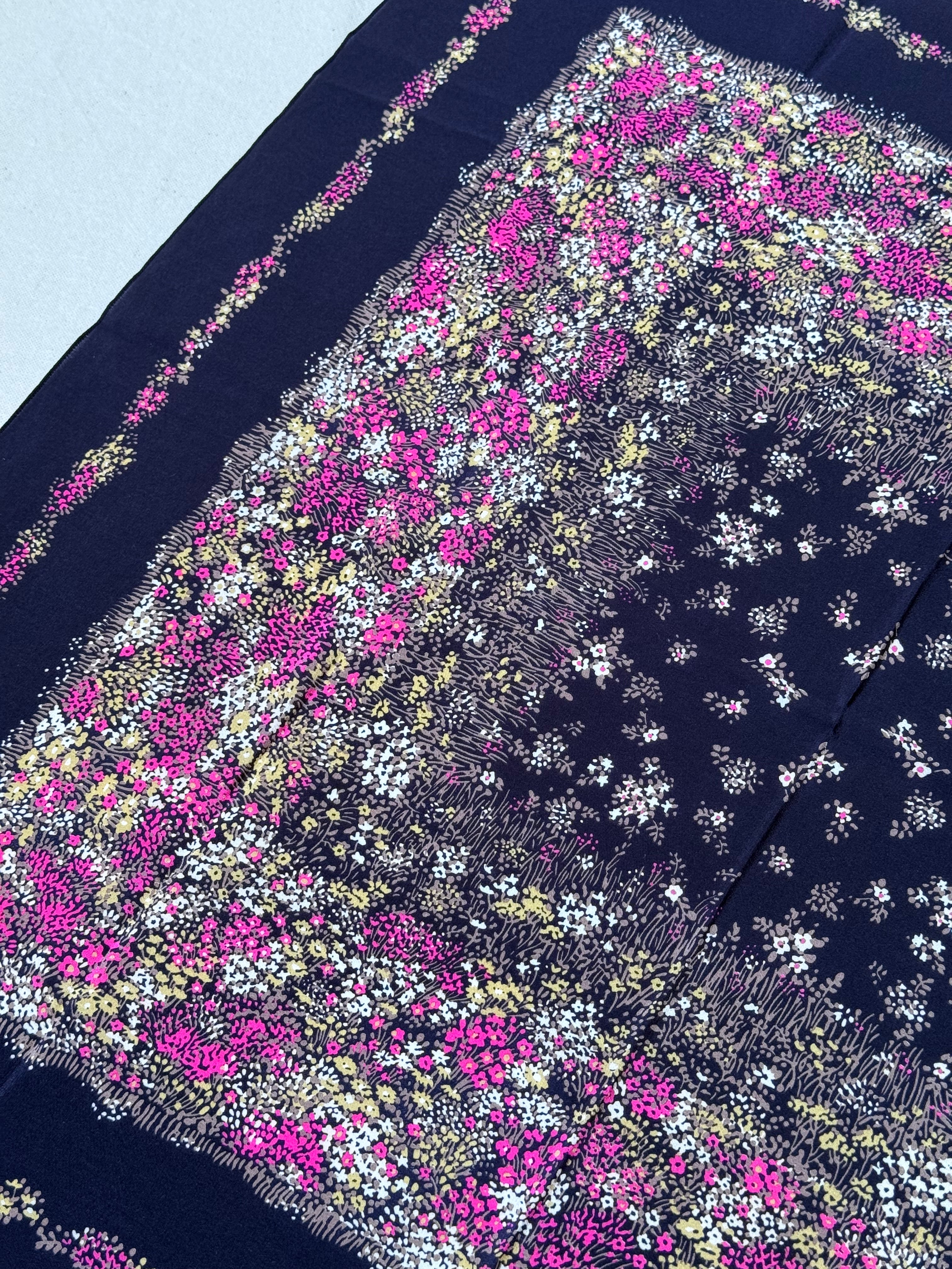 Christian Dior Scarf – Floral patterns