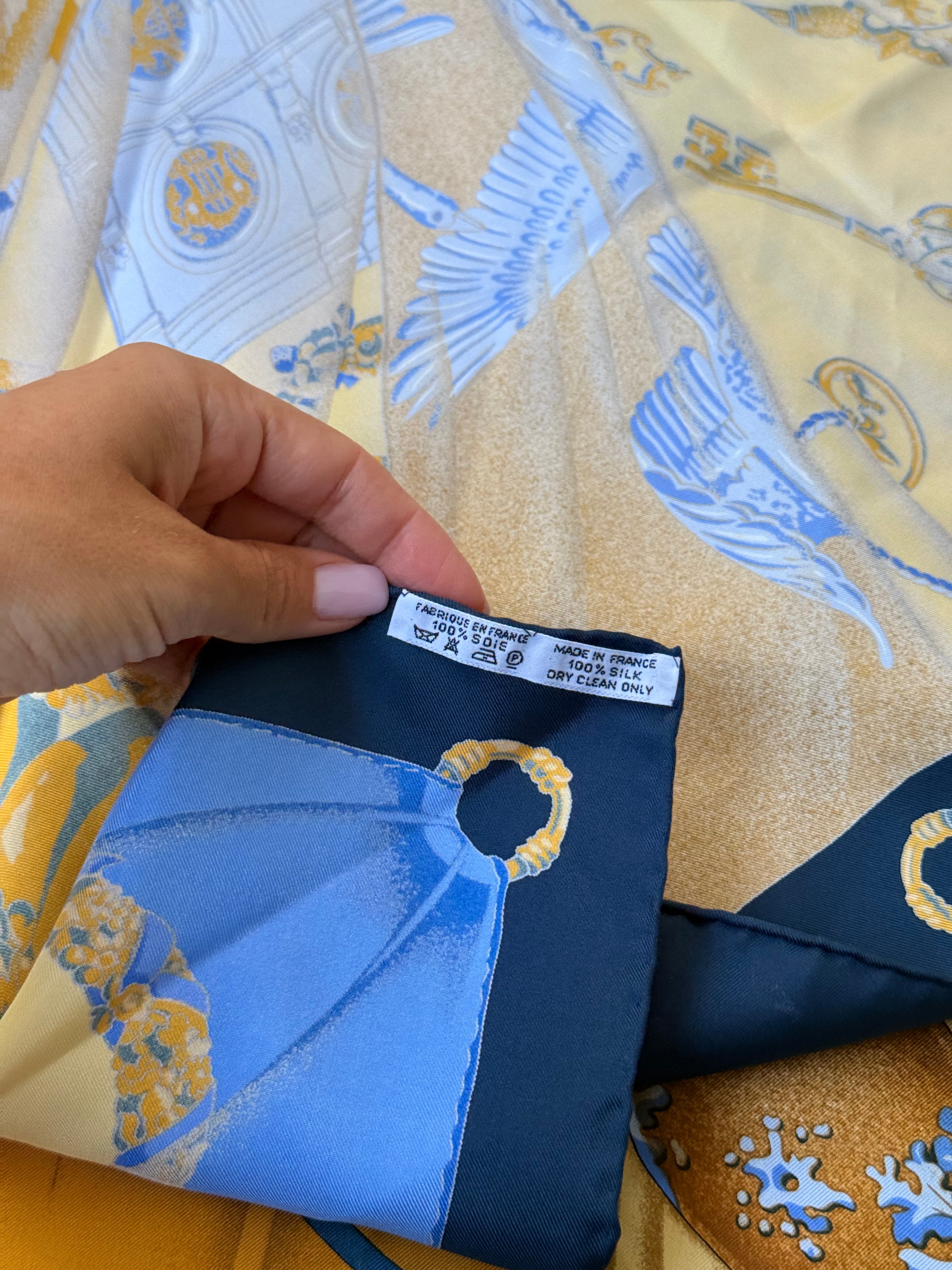 Foulard Hermès – Modèle Soleil de Soie