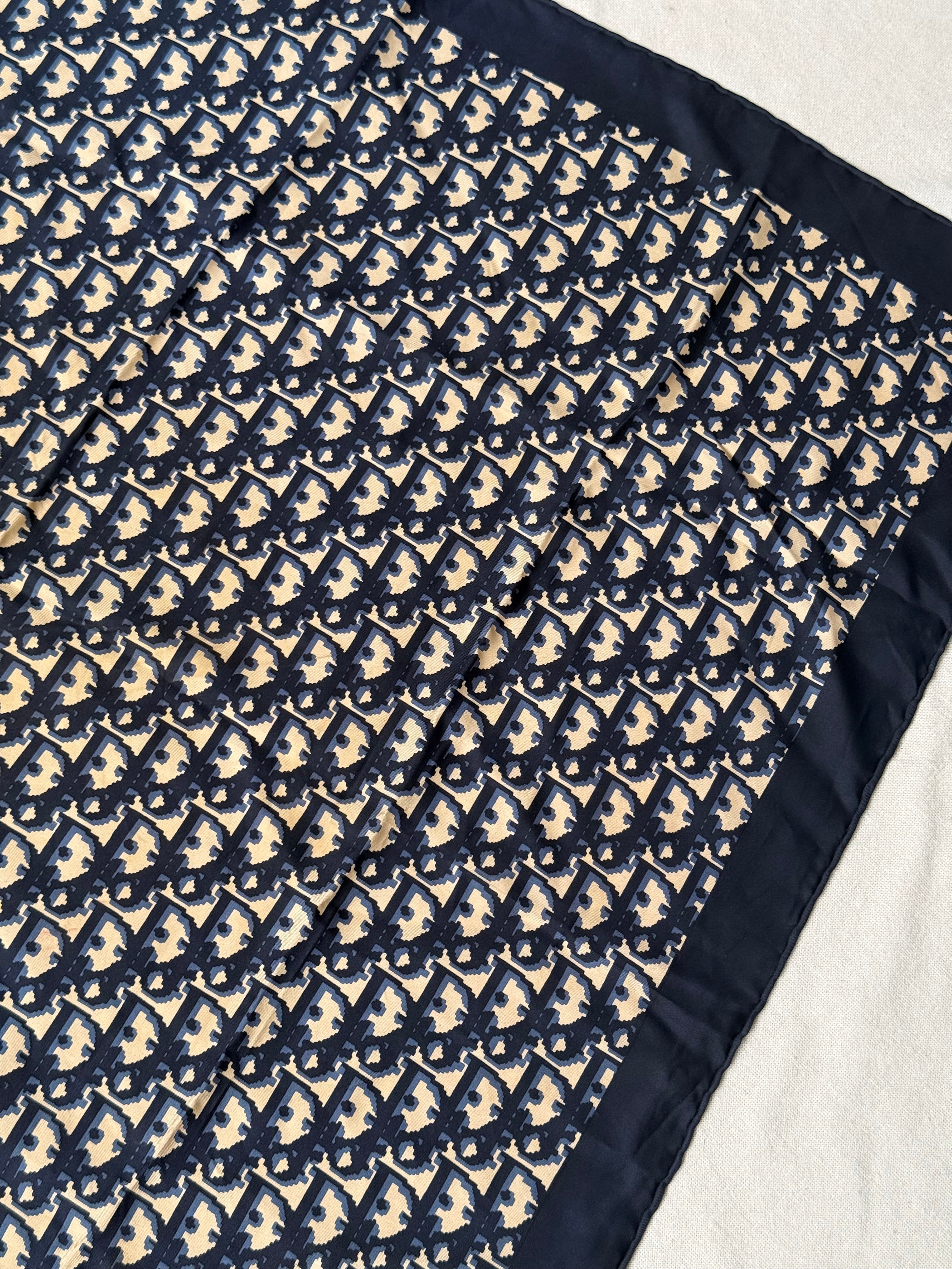 Foulard Christian Dior – Modèle monogramme bleu