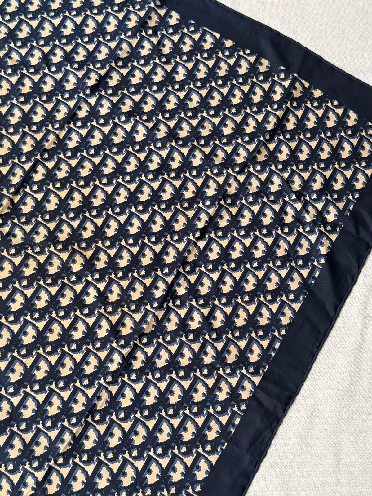 Foulard Christian Dior – Modèle monogramme bleu