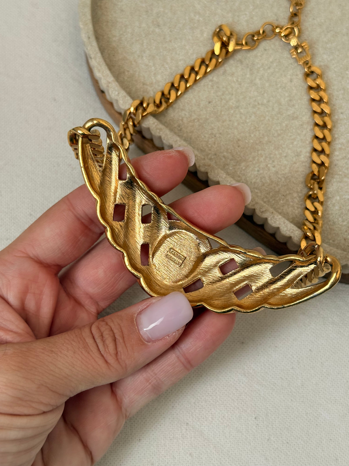 Collier Lanvin vintage - Plastron doré et perle fantaisie