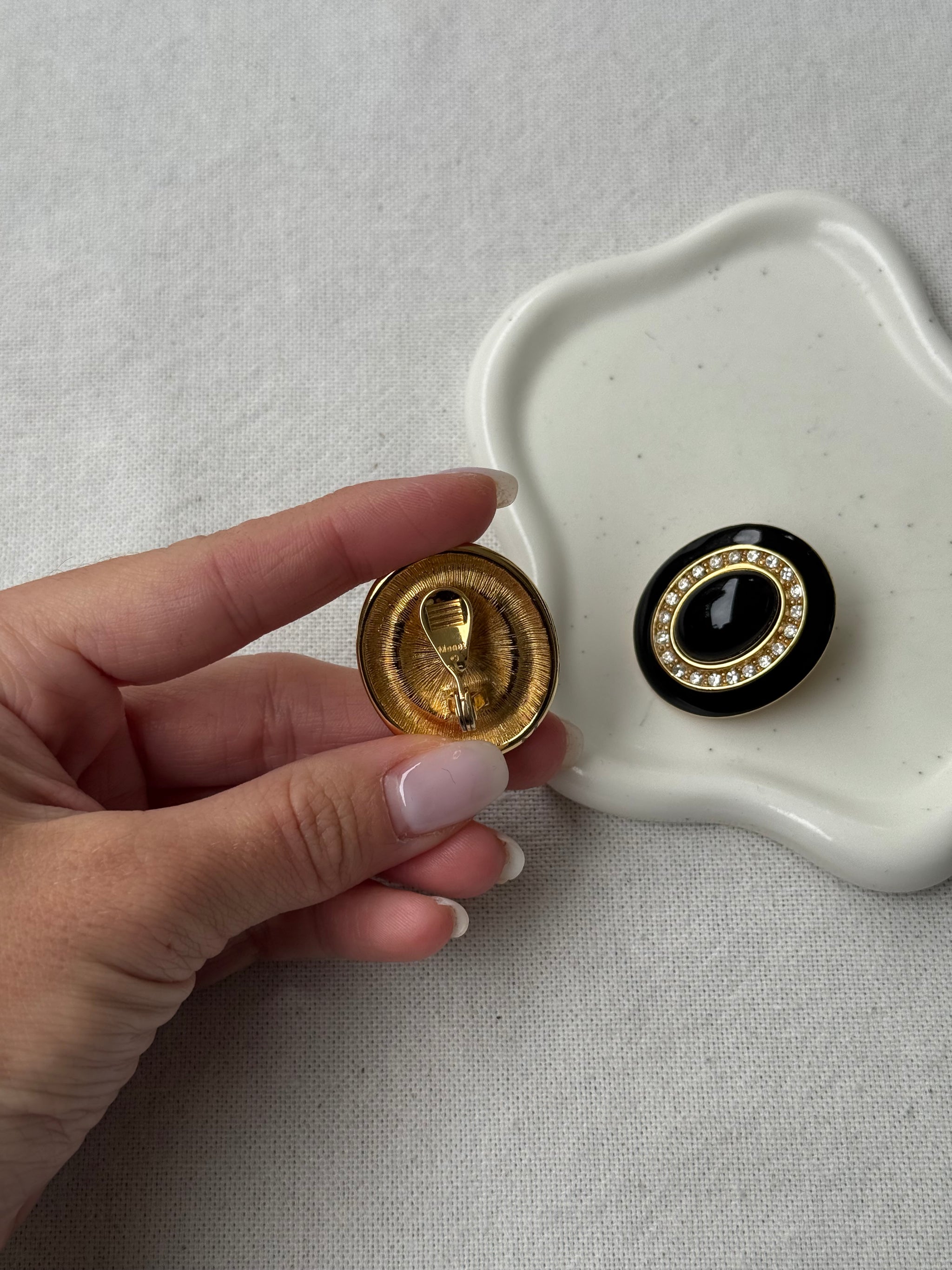 Boucles d’oreilles Monet vintage - Cabochons noirs