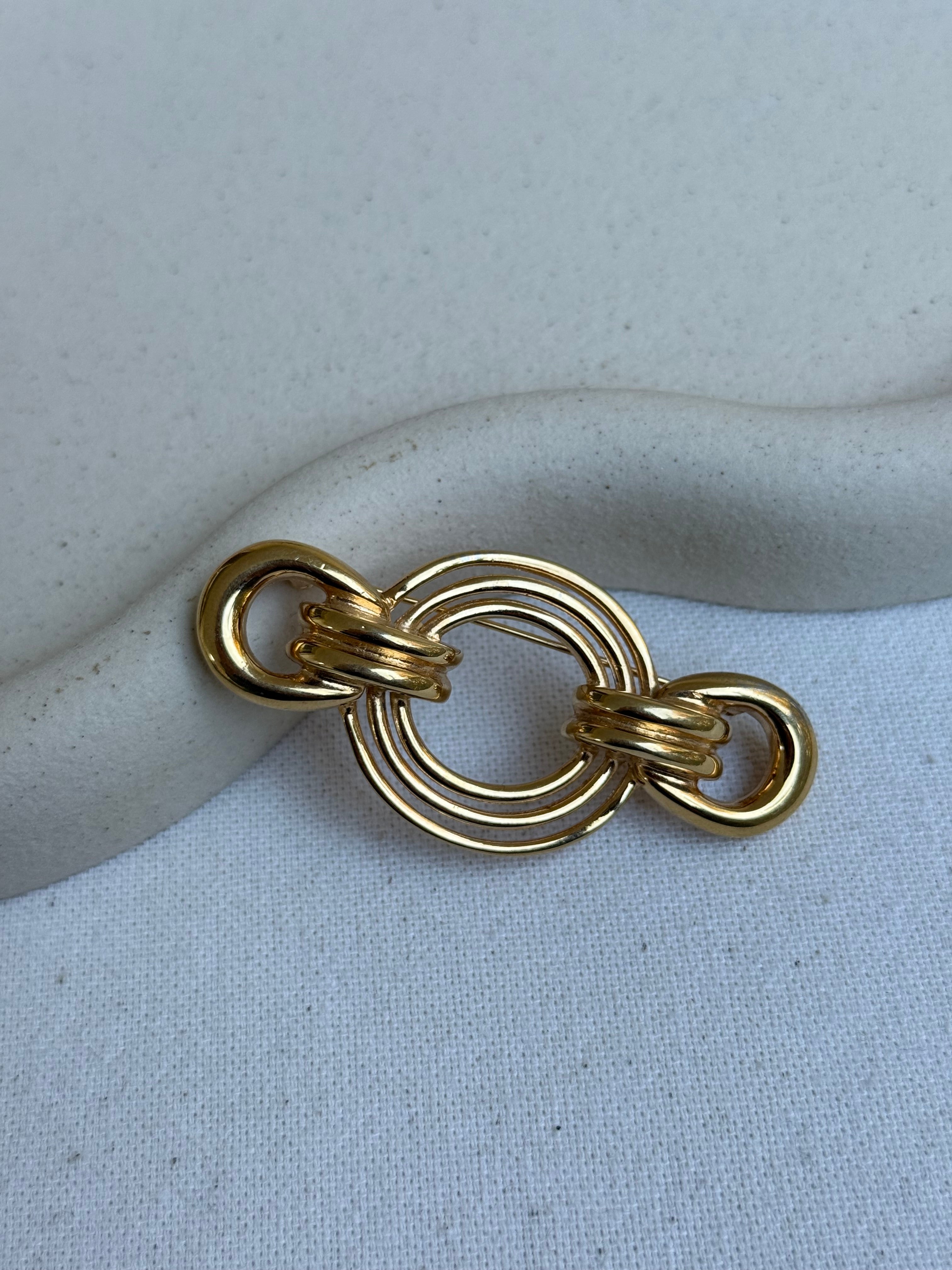 Broche Trifari vintage - Anneaux entrelacés dorés