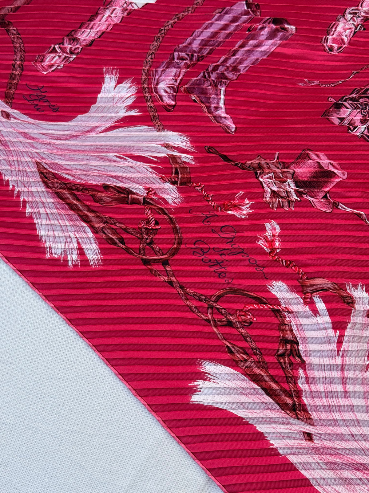Foulard Hermès plissé – Modèle À Propos de Bottes
