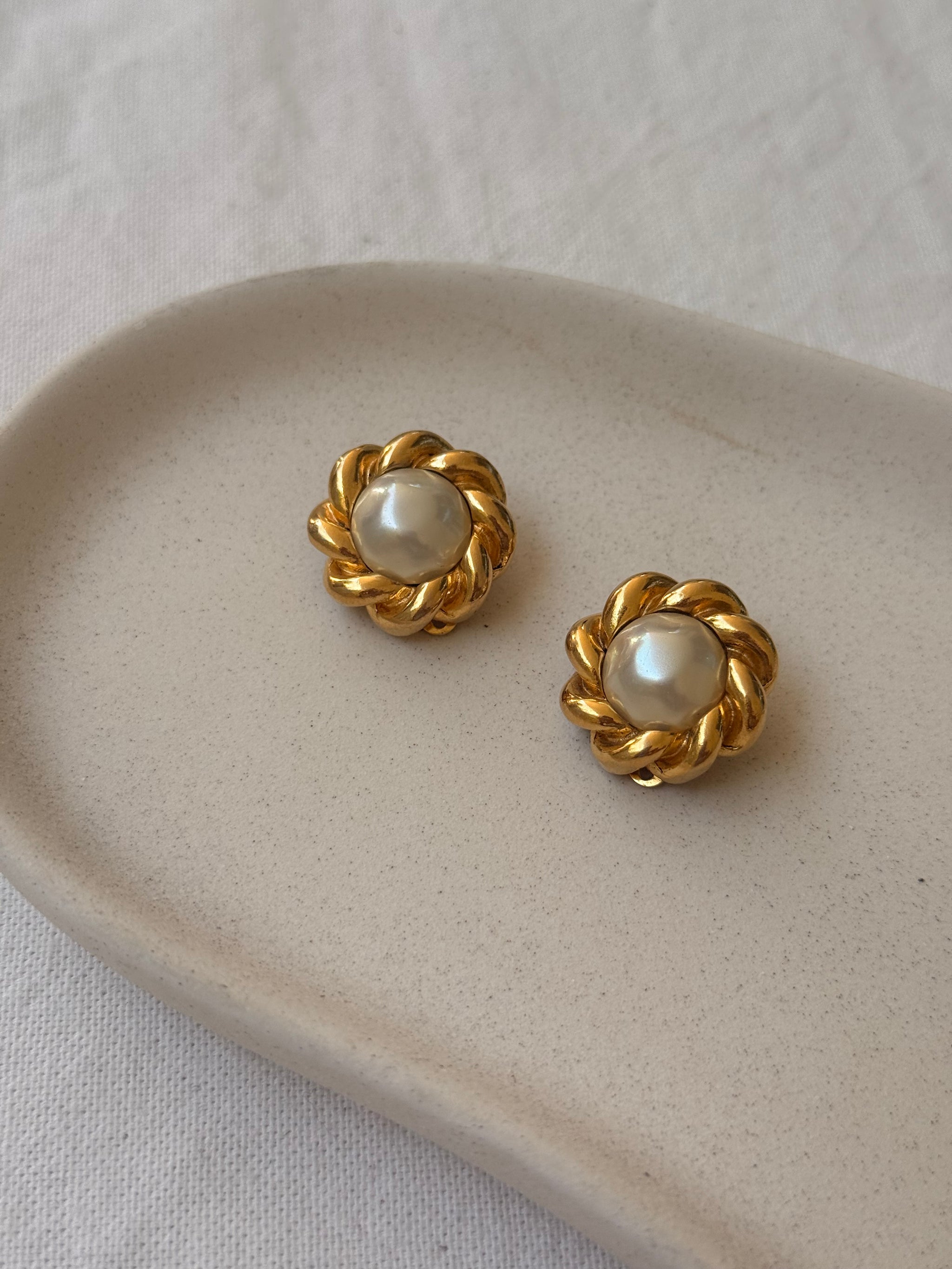 Boucles d’oreilles vintage Chanel - Perles fantaisies tressées