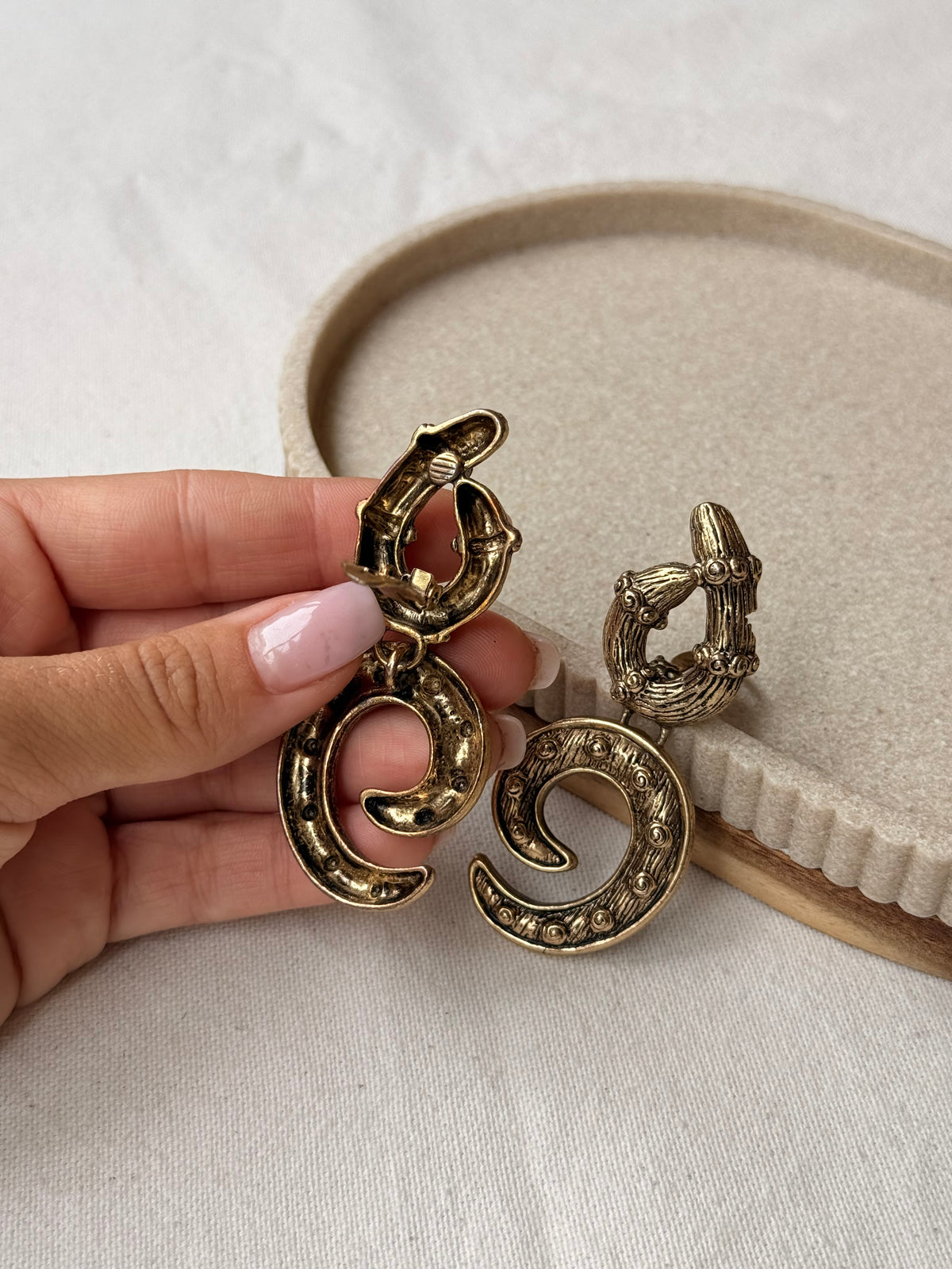 Boucles d’oreilles vintage - Spirales et motifs sculptés