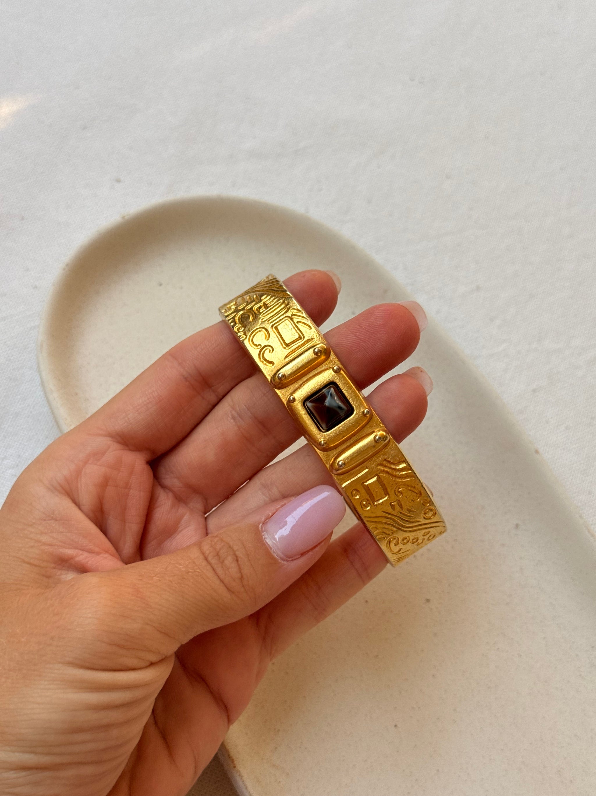 Bracelet vintage - Manchette gravée