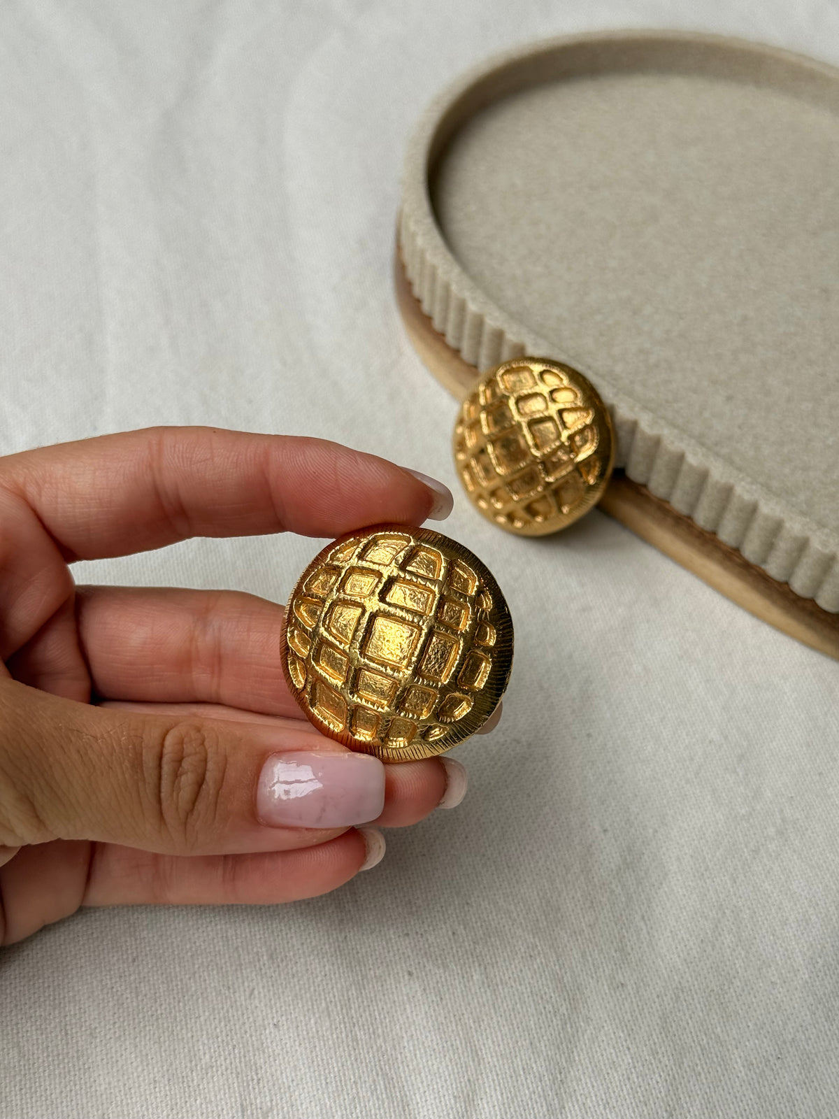 Boucles d’oreilles Rochas vintage - Rondes motifs géométriques dorés