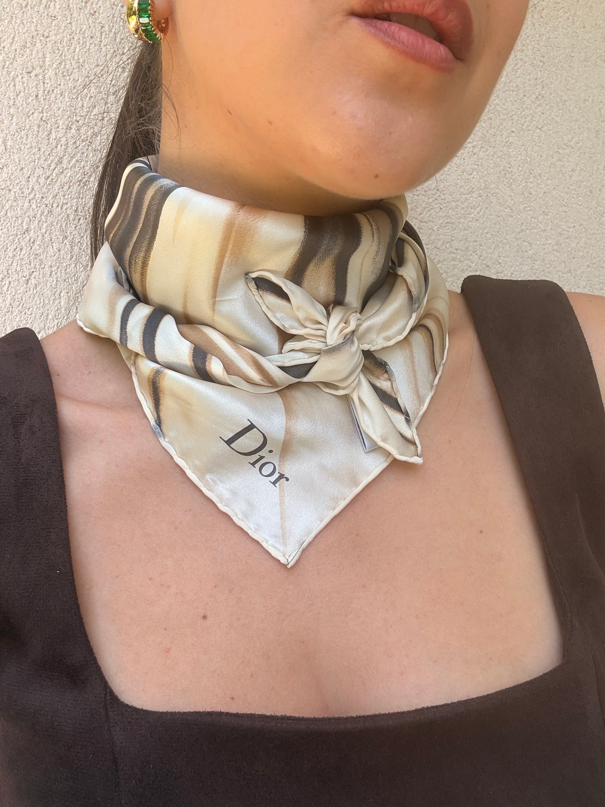 Foulard Christian Dior vintage – Inscription Dior